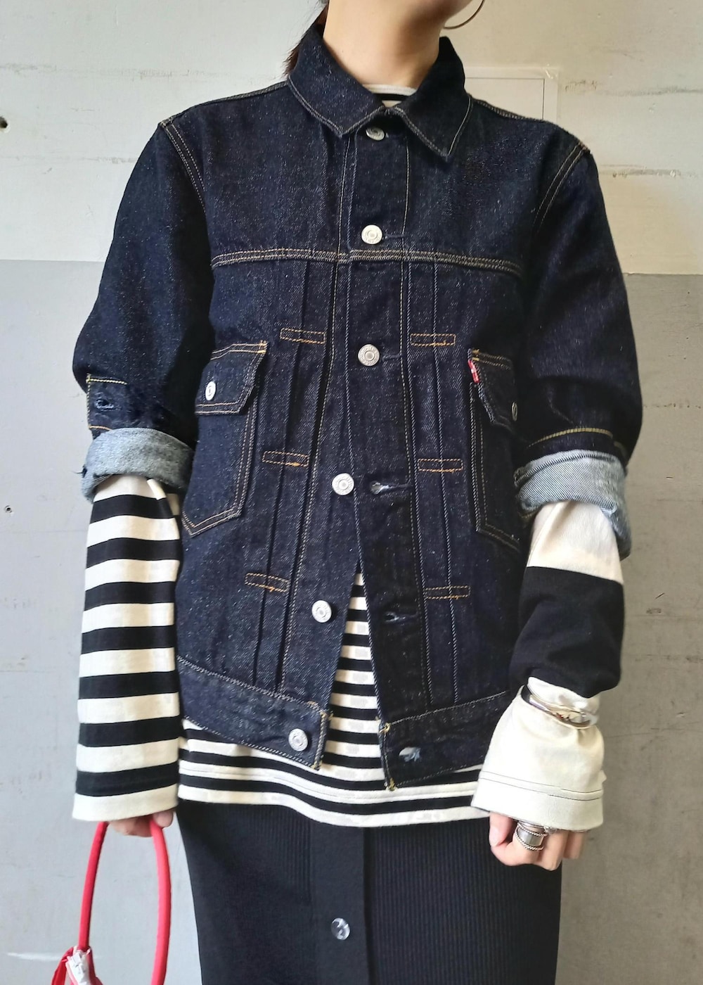 「24SS春の新作、24SS、着映えトップス、GFGS、ジーエフジーエス、Levi's、リーバイス、別注、kokyo、コキヨ、BIOTOP、ビオトープ、春アウター、ハンドバッグ、ブラック」|「ADAM ET ROPE'の【G.F.G.S. for ADAM ET ROPE'】別注ボートネックボーダー(Tシャツ/カットソー、ブラック系)」を使った、touharaさん(レディース・158cm)の冬コーディネートの8枚目の写真