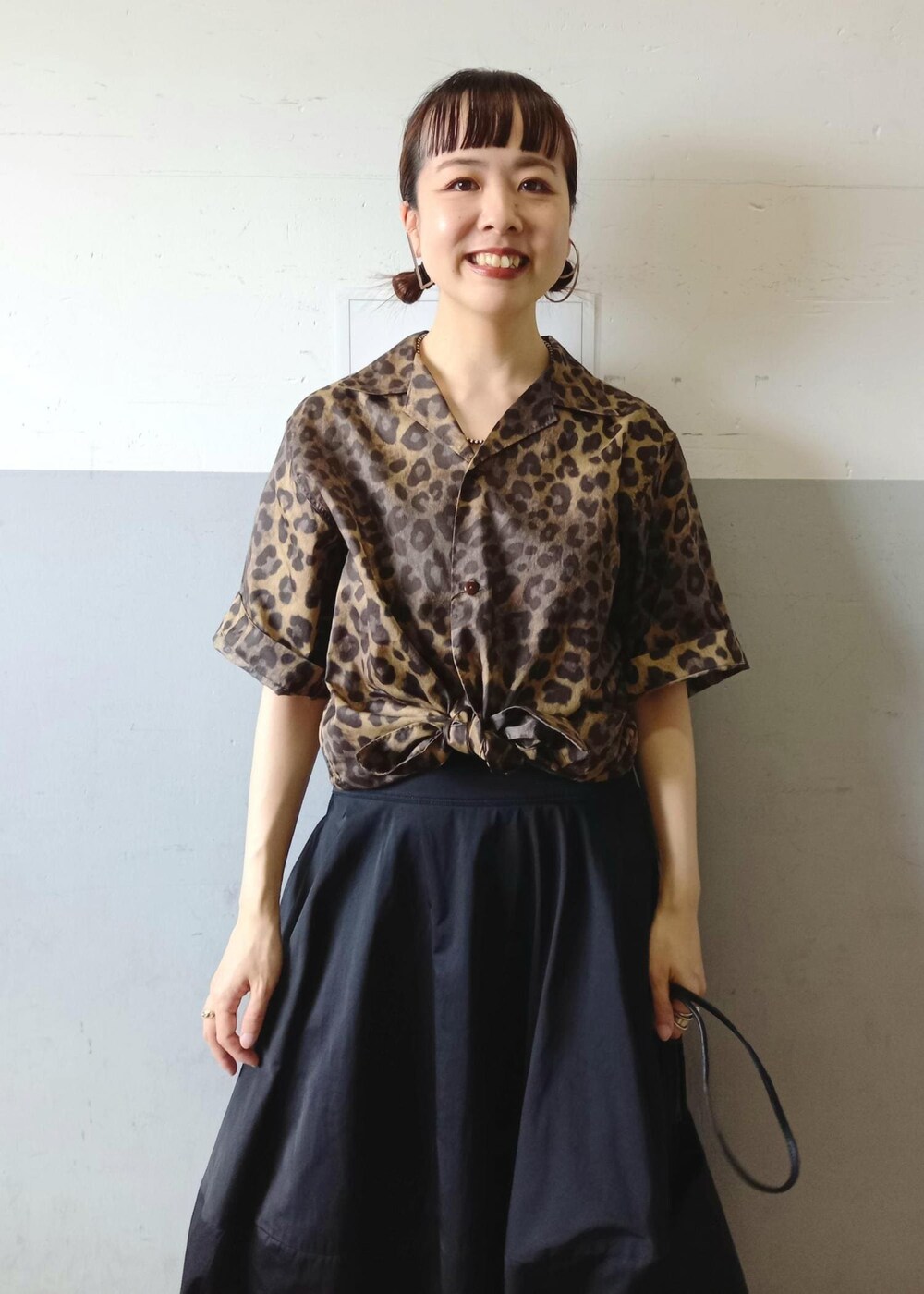 「WILD LIFE TAILOR、ワイルドライフテイラー、MOL、24SS夏の新作、24SS、20/80、トゥエンティーエイティー、ブラック、ブラウン、シャツ、半袖、総柄、オーバーサイズ、五分袖、襟」｜「WILD LIFE TAILOR Adam et Rope'の【WILD LIFE TAILOR】アソート ハワイアン オープンカラー シャツ（シャツ/ブラウス、イエロー系）」を使った、touharaさん（レディース・158cm）の春コーディネートの5枚目の写真