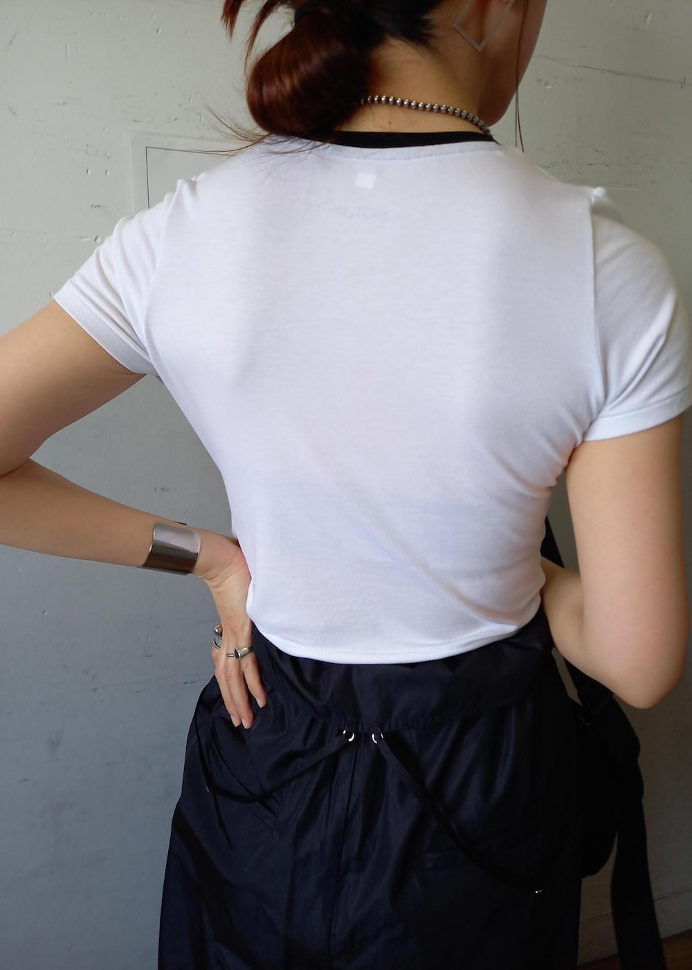 「Wbag_pickup、Hanes、ヘインズ、春コーデ、初夏コーデ、夏コーデ、お出かけコーデ、旅行コーデ、アウトドアコーデ、フェスコーデ、雨の日コーデ、スポーツミックス、ストリート、大人カジュアル、パンツスタイル」|「ADAM ET ROPE'のカバーヒールサンダル(サンダル、ブラック系)」を使った、touharaさん(レディース・158cm)の春コーディネートの10枚目の写真
