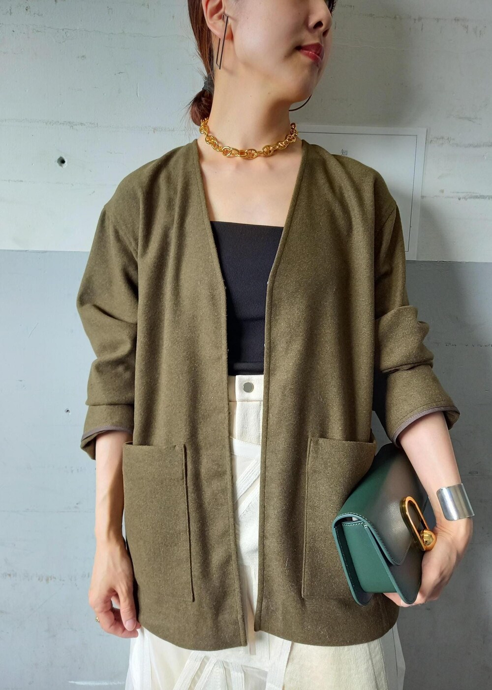 「MAESTOSO、マエストーソ、Wshoes&bag_pickup、ブラウン、長袖、ジャケット、カーキ、ポケット、ノーカラー、ミドル丈、ホワイト、ベージュ、ワイド、十分丈、ハイウエスト」|「ADAM ET ROPE'のポインテッドストレッチブーツ(ブーツ、ゴールド系)」を使った、touharaさん(レディース・158cm)の秋コーディネートの8枚目の写真