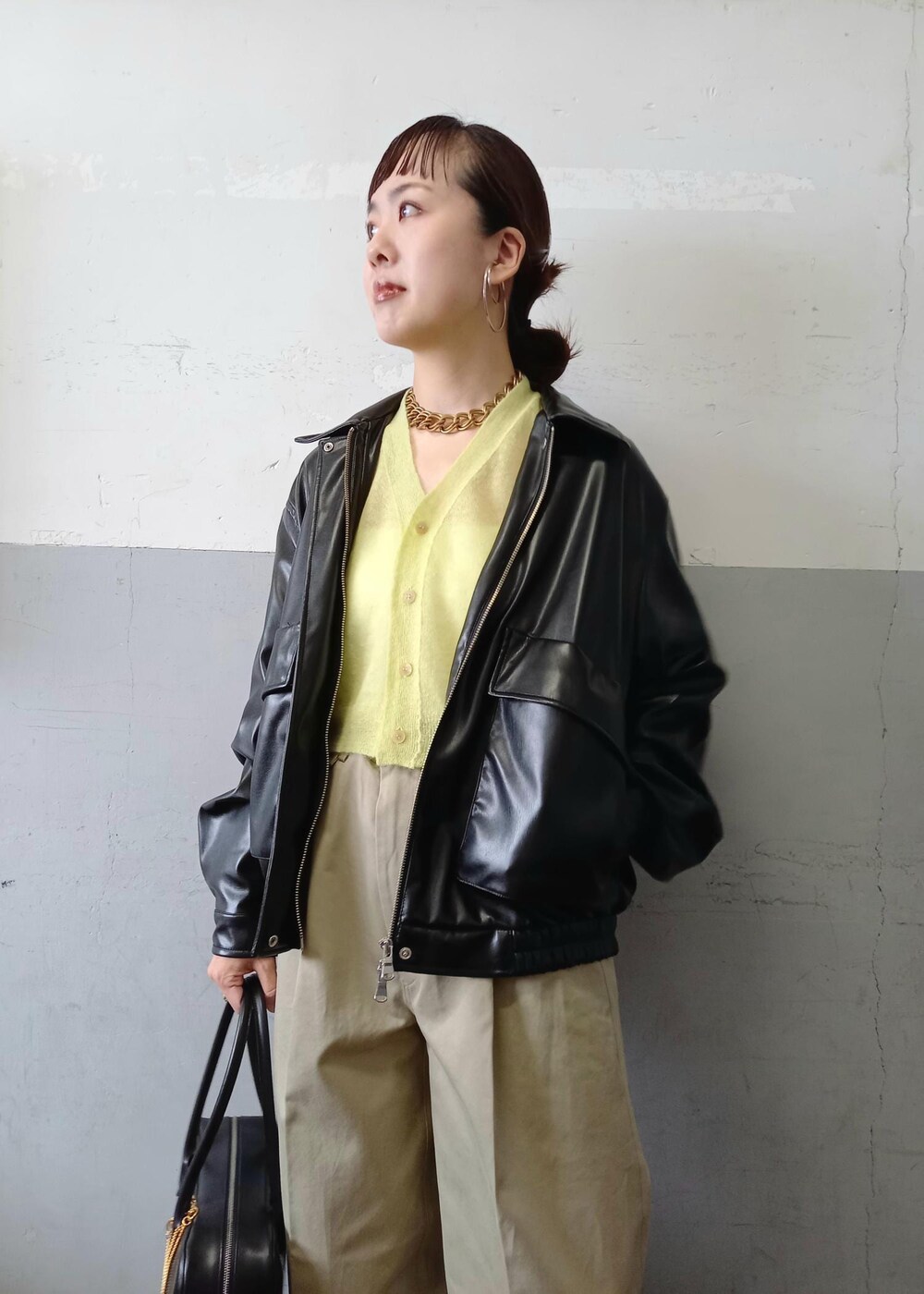 「オーラリー、ourwacoal、アワワコール、ガチャベルト、GAF04020、オールシーズン、カットソー、クロップド丈、シアー素材、シャツ、スッキリ、Wtops_pickup、初春コーデ、春コーデ、お出かけコーデ」|「ADAM ET ROPE'の【サステナブル】レザーガチャベルト(ベルト、ゴールド系)」を使った、touharaさん(レディース・158cm)の春コーディネートの6枚目の写真