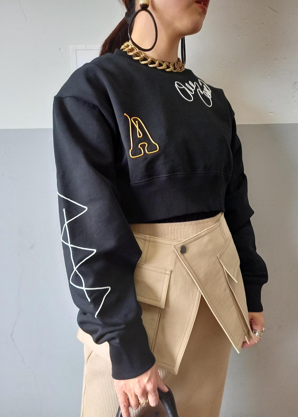 「adidas、adidas Originals、アディダス、アディダスオリジナルス、24SS春の新作、24SS、web限定、ウェブ限定、Miller for ADAM ET ROPE'、Miller、ミラー、サンバ、SAMBA、THE QUALITY MENDING CO.、ザクオリティーメンディング」｜「MILLERの【Miller for ADAM ET ROPE'】別注WAFFLE SKIRT（スカート、ベージュ系）」を使った、touharaさん（レディース・158cm）の冬コーディネートの10枚目の写真