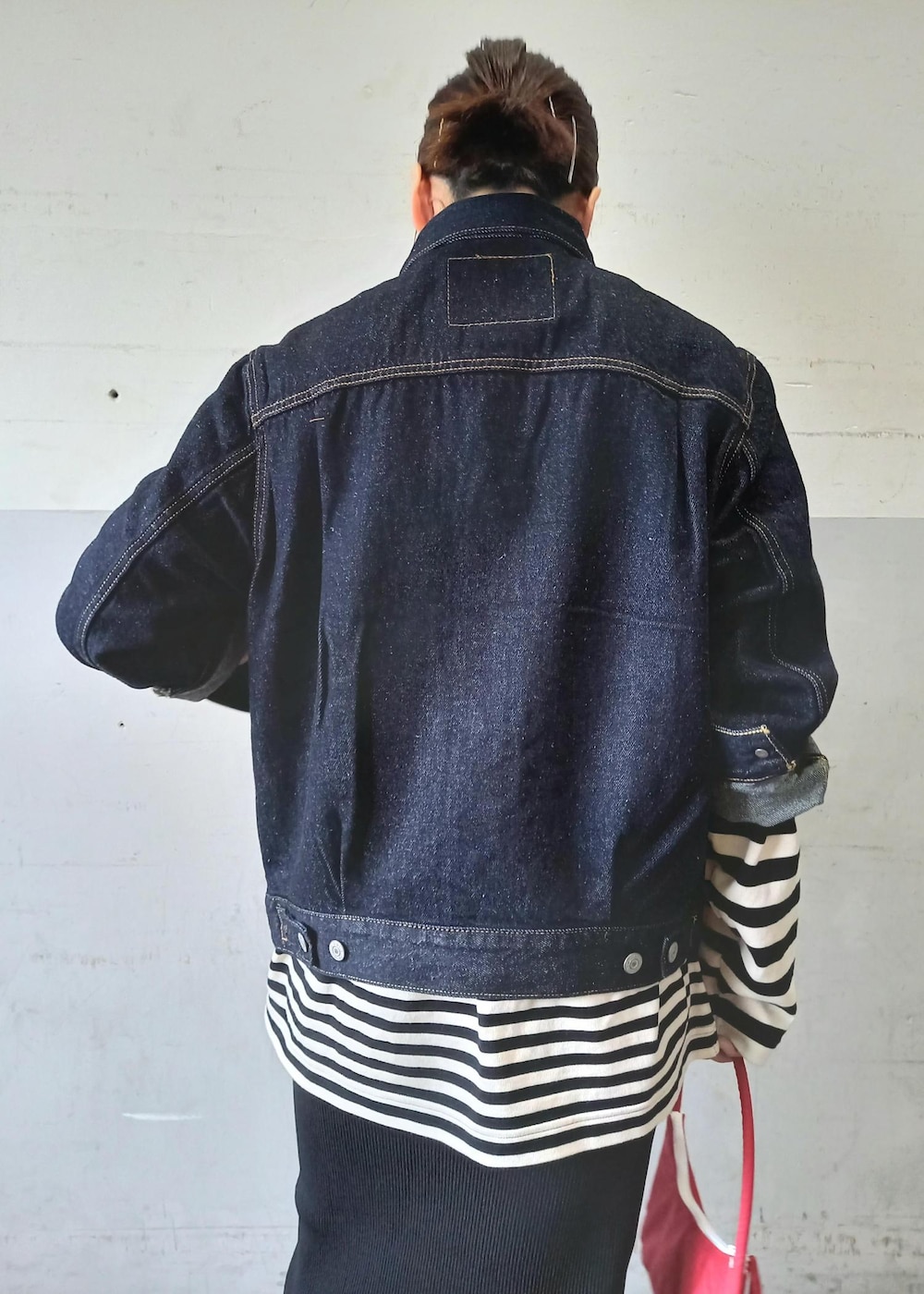 「24SS春の新作、24SS、着映えトップス、GFGS、ジーエフジーエス、Levi's、リーバイス、別注、kokyo、コキヨ、BIOTOP、ビオトープ、春アウター、ハンドバッグ、ブラック」|「ADAM ET ROPE'の【G.F.G.S. for ADAM ET ROPE'】別注ボートネックボーダー(Tシャツ/カットソー、ブラック系)」を使った、touharaさん(レディース・158cm)の冬コーディネートの10枚目の写真