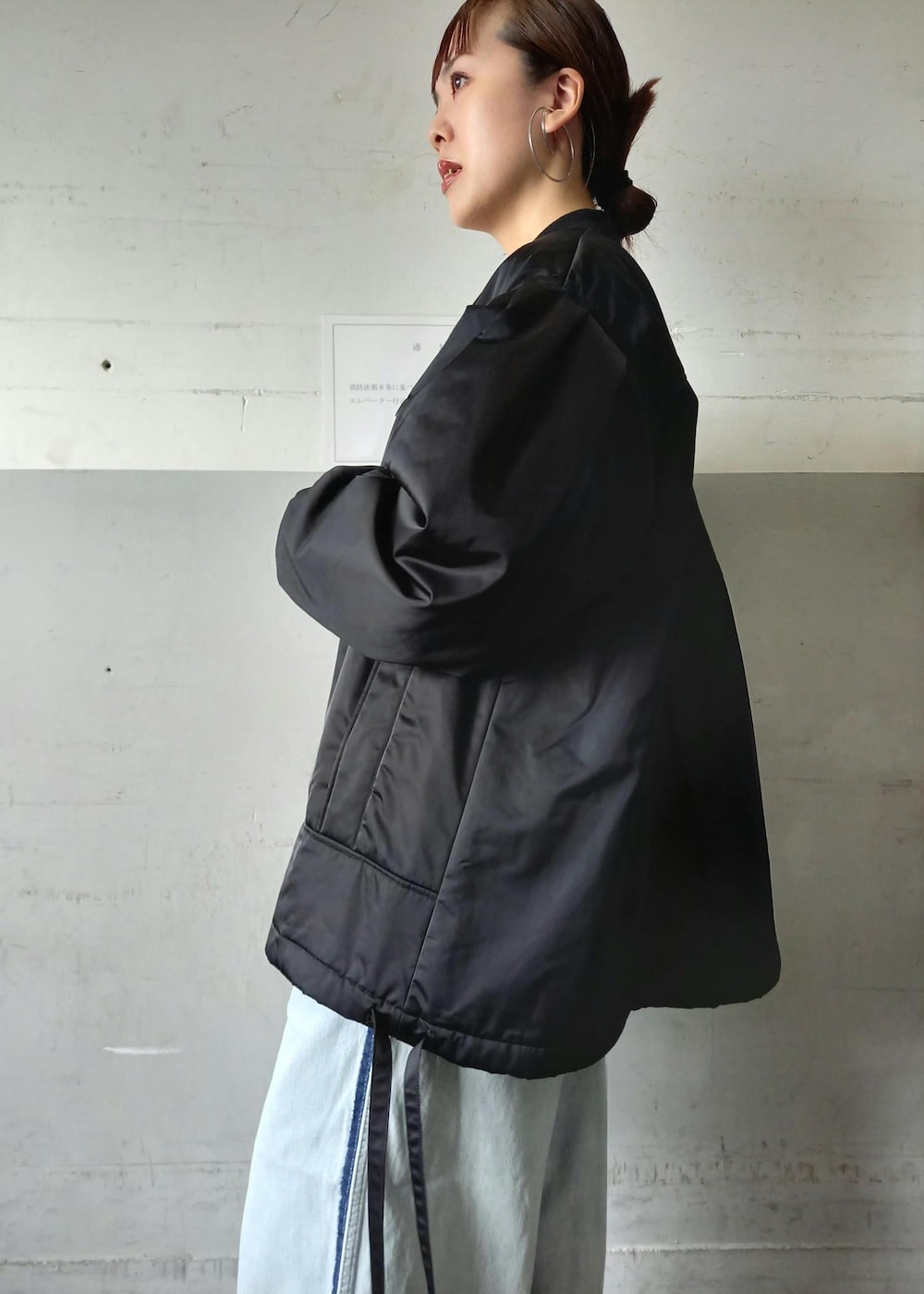 「web限定、ウェブ限定、Miller for ADAM ET ROPE'、Miller、ミラー、MAESTOSO、マエストーソ、デニム、ブラック、長袖、ジャケット、ブルゾン、ジップ、スタンドカラー、ホワイト」｜「MILLERの【Miller for ADAM ET ROPE' 】別注SHEER TEE(2PACK)（Tシャツ/カットソー、ホワイト系）」を使った、touharaさん（レディース・158cm）の秋コーディネートの9枚目の写真