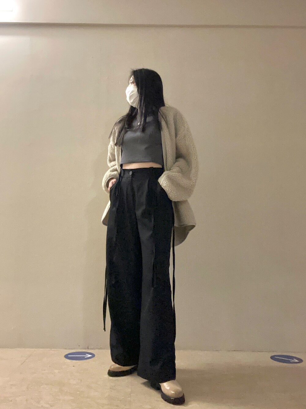「今日のコーデ、今日の服、ootd、ootdtw、冬、冬コーデ、台灣、台北、Meier.Q、UNIQLO、tunni、HTHREE、HTHREE穿搭_M、wmx的自選色」｜「MEIER.Qのアイテム（Tシャツ/カットソー、グレー系）」を使った、蔓さん（レディース・165cm）の春コーディネートの2枚目の写真