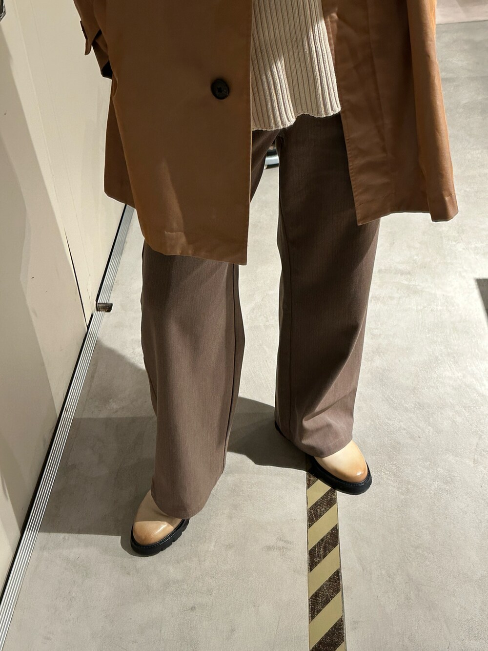 「今日のコーデ、今日の服、ootd、ootdtw、冬、冬コーデ、台灣、台北、HONG葒、UNIQLO、UNIQLO U、Meier.Q、HTHREE、HTHREE穿搭_M、wmx的自選色」｜「Hong葒のアイテム（ニット/セーター、ベージュ系）」を使った、蔓さん（レディース・165cm）の春コーディネートの2枚目の写真