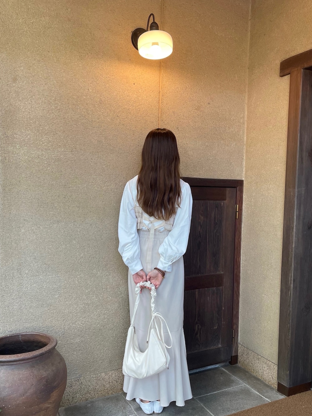 「最近のいい感じコーデ、お出かけコーデ、休日スタイル、大人可愛い、大人コーデ、今日のコーデ、淡色コーデ」｜「LibertyDollのLiberty Doll / 足袋パンプス/タビバレエ(1131)　フラットシューズ（バレエシューズ、ホワイト系）」を使った、risaさん（レディース・161cm）の秋コーディネートの2枚目の写真