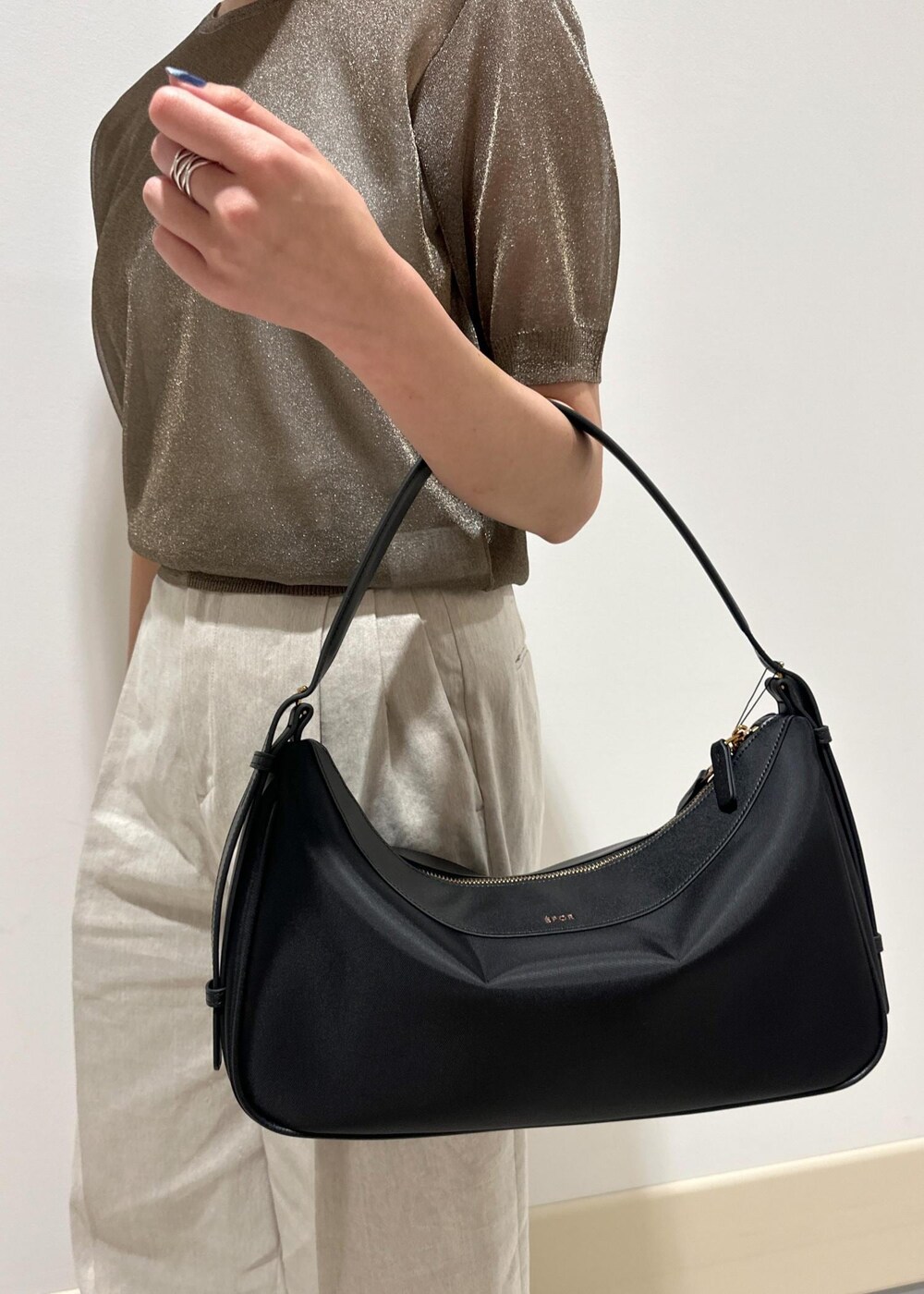 「C BAG、ROPÉ、ÉPOR、24SS夏の新作、通勤、オフィスカジュアル、きれいめカジュアル、きれいめ、ニット、パンツ、ワイドパンツ、サンダル、ヒール、洗える、夏」｜「ROPE'の【雑誌掲載】Ariel Sandal（アリエル サンダル）（サンダル、ブラック系）」を使った、うつぎさん（レディース・160cm）の夏コーディネートの8枚目の写真