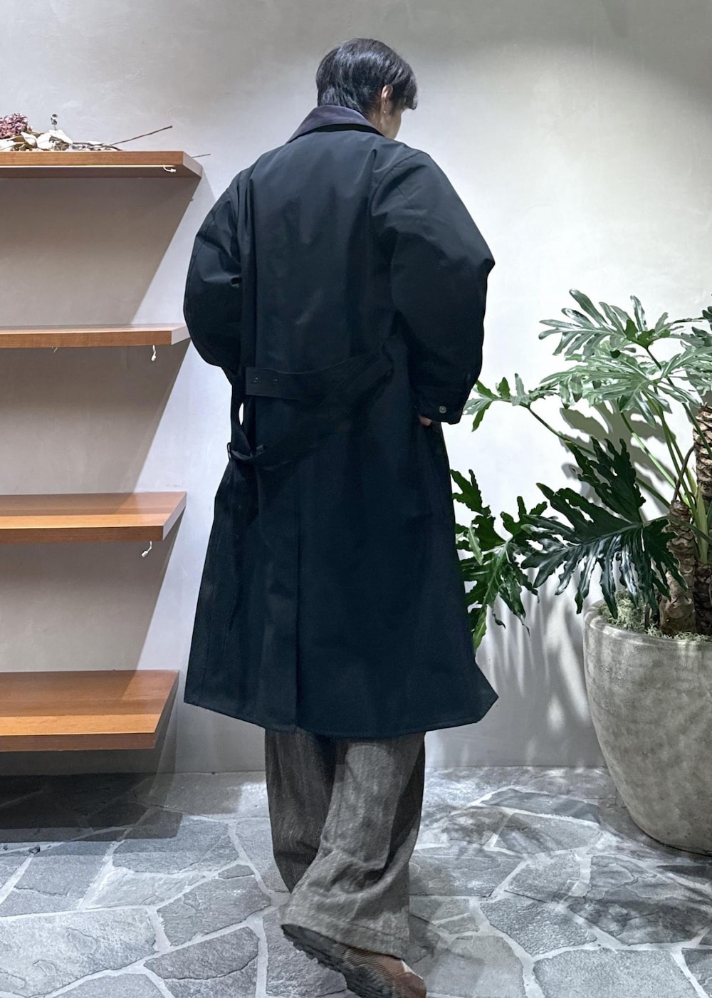 Ryu Miyazaki(ADAM ET ROPE' なんばCITY)｜Barbourのトレンチコートを