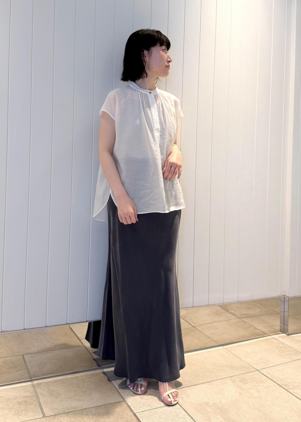 「初夏コーデ、夏コーデ、お仕事コーデ、授業参観日コーデ、女子会コーデ、スカートスタイル、モノトーンコーデ、きれいめコーデ、ROPÉ、ウェーブ、ブルべ冬、混合、トップス、シャツ/ブラウス、ジャケット/アウター」｜「E'PORの【E'POR】【A4/PC対応・撥水】Pac Sac（ パックサック ）/WEB掲載（バックパック/リュック、ブラック系）」を使った、mm＊さん（レディース・161cm）の春コーディネートの9枚目の写真