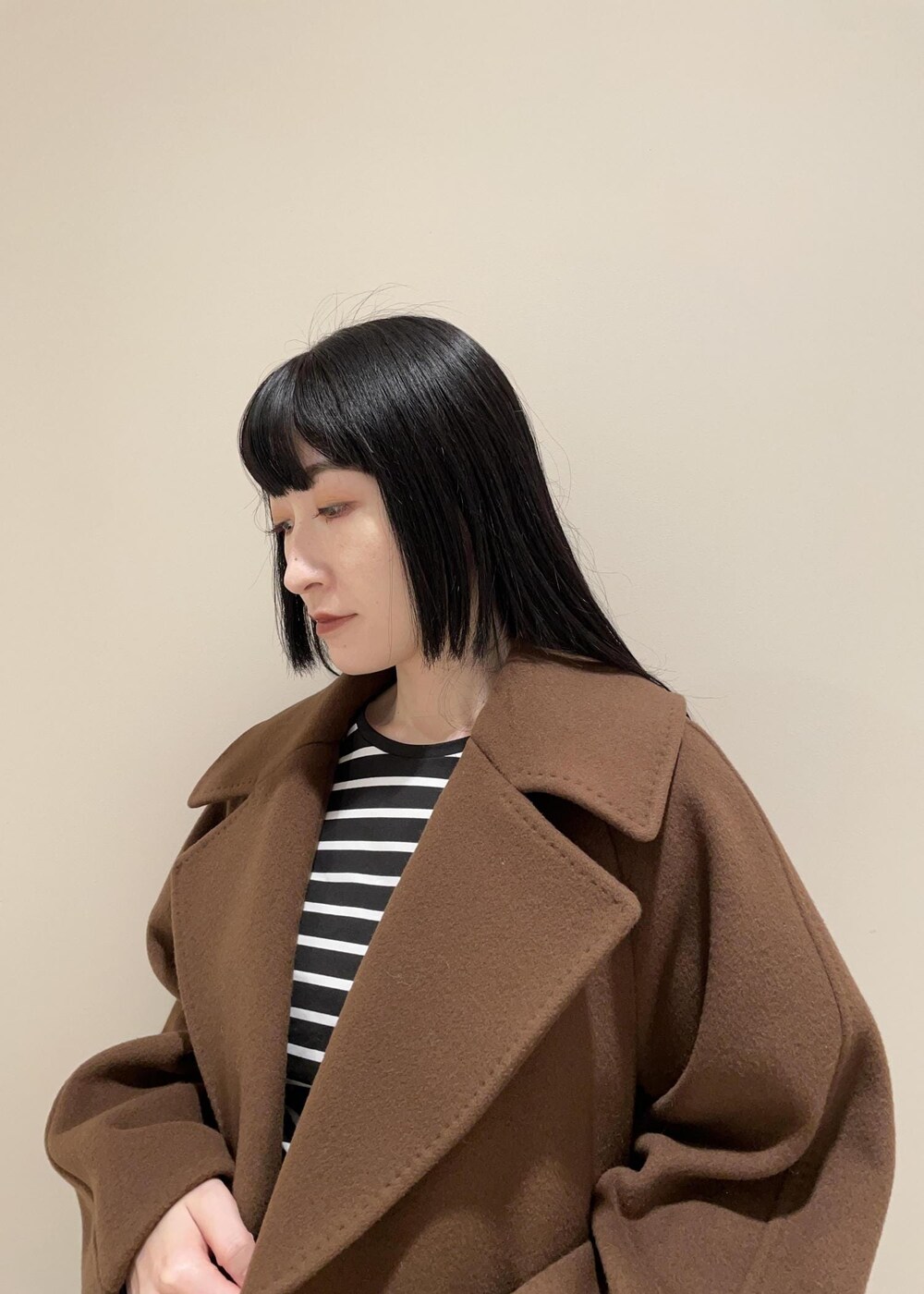 「Winter Coat 2023、コート、ブーツ、ヒール、ロングブーツ、Knit 2023、ROPÉ、ÉPOR、Y BAG、カットソー、Tシャツ、冬コート、パンツ、通勤、オフィスカジュアル」｜「E'PORの【新色追加】【E'POR】 Y BAG Mini（サイドジップミニショルダーバッグ）（ハンドバッグ、ホワイト系）」を使った、mm＊さん（レディース・161cm）の秋コーディネートの8枚目の写真