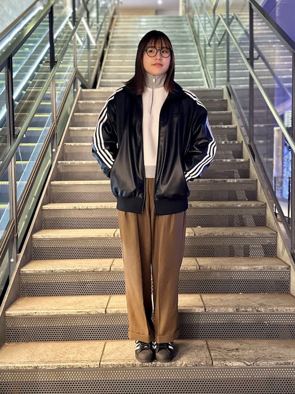 フェイクレザー アディカラー スリーストライプス ルーズ ファイヤー