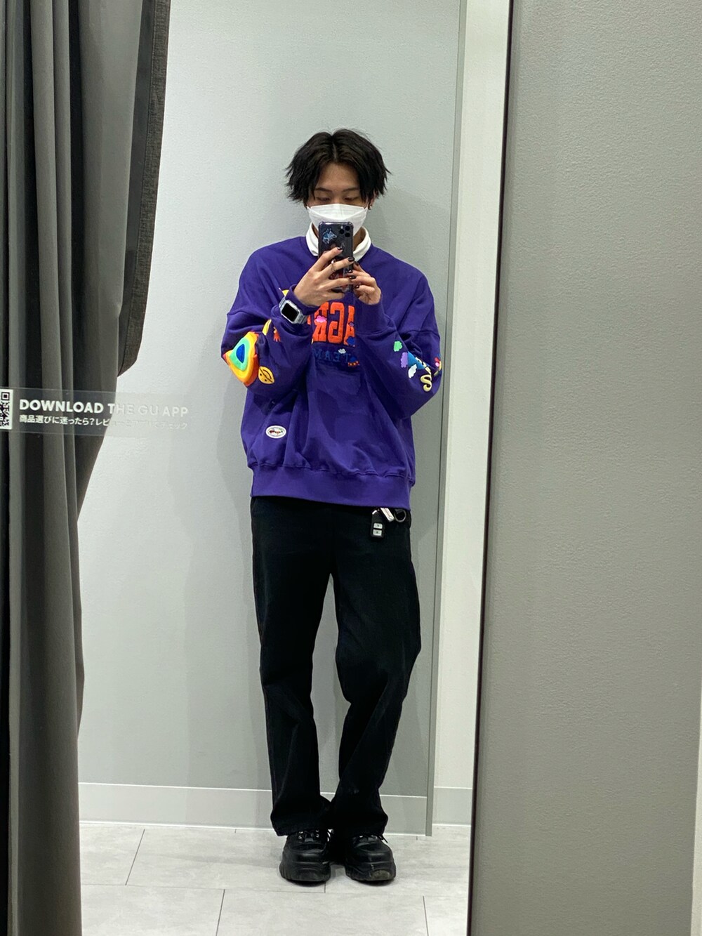 「タートルネック、トレーナー、UNIQLO、ciaopanic、ootd、ラフ、休日コーデ、ラクチンコーデ」｜「Paragraphの【Paragraph/パラグラフ】PARAGRAPH_NO.43 /Happy Logo Sweat/ハッピーロゴプルオーバースウェット（スウェット、パープル系）」を使った、ゆーすけさん（メンズ・178cm）の春コーディネートの3枚目の写真