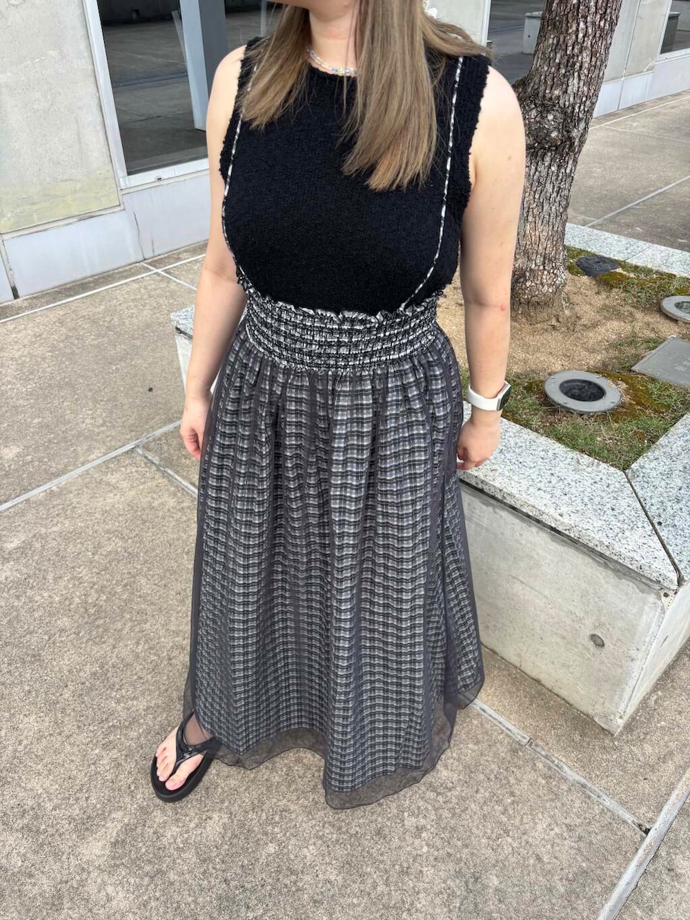 「kbf_ootd、KBF、newarrival、低身長コーデ、20代、骨格ストレート、夏のブラックコーデ、私のイチ推しブランド」｜「SMELLYのフラワークロシェボンネット（ニットキャップ/ビーニー、ホワイト系）」を使った、miraiさん（レディース・152cm）の夏コーディネートの5枚目の写真