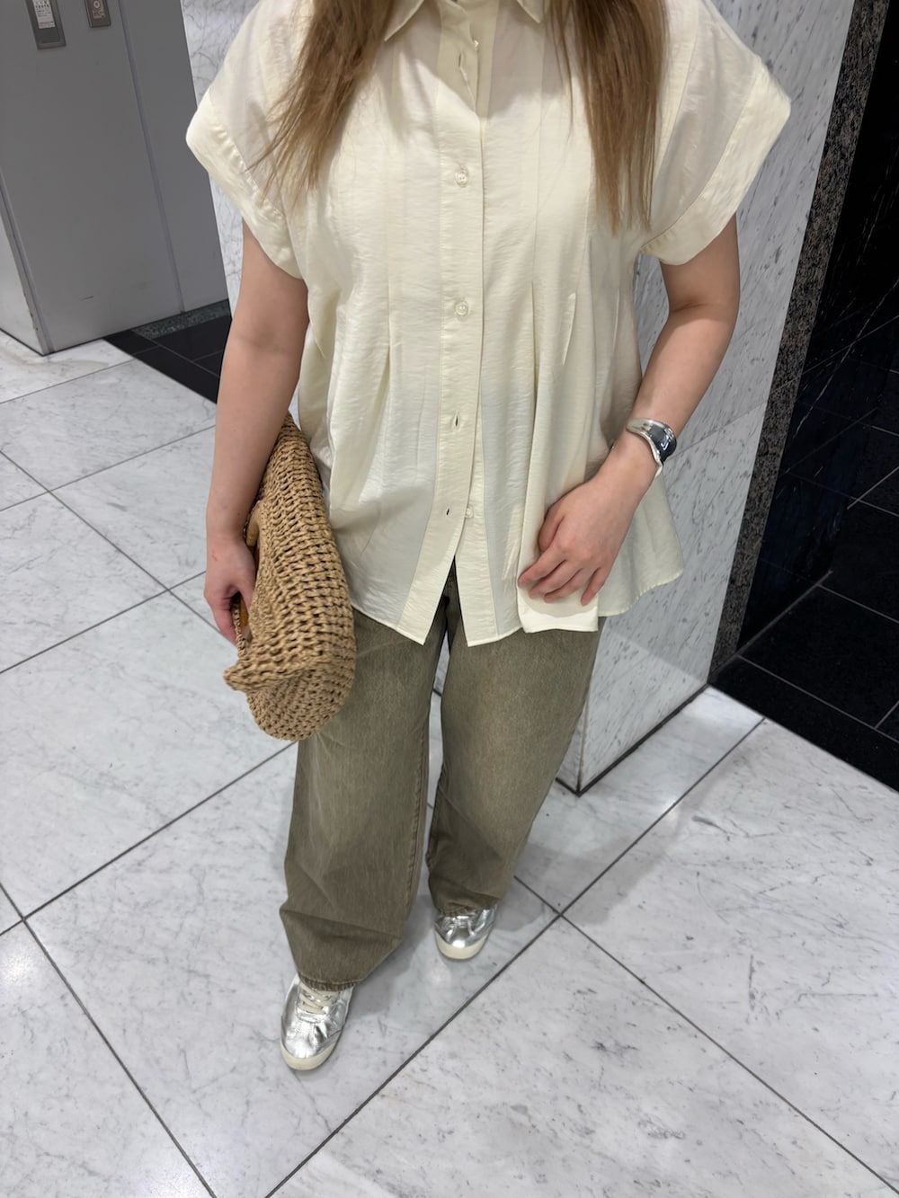 「KBF、kbf_ootd、低身長コーデ、骨格ストレート、20代、万能ブラウスコーデ、私のイチ推しブランド、newarrival」｜「KBFのスリーブレスタックフレアブラウス（シャツ/ブラウス、ホワイト系）」を使った、miraiさん（レディース・152cm）の夏コーディネートの5枚目の写真