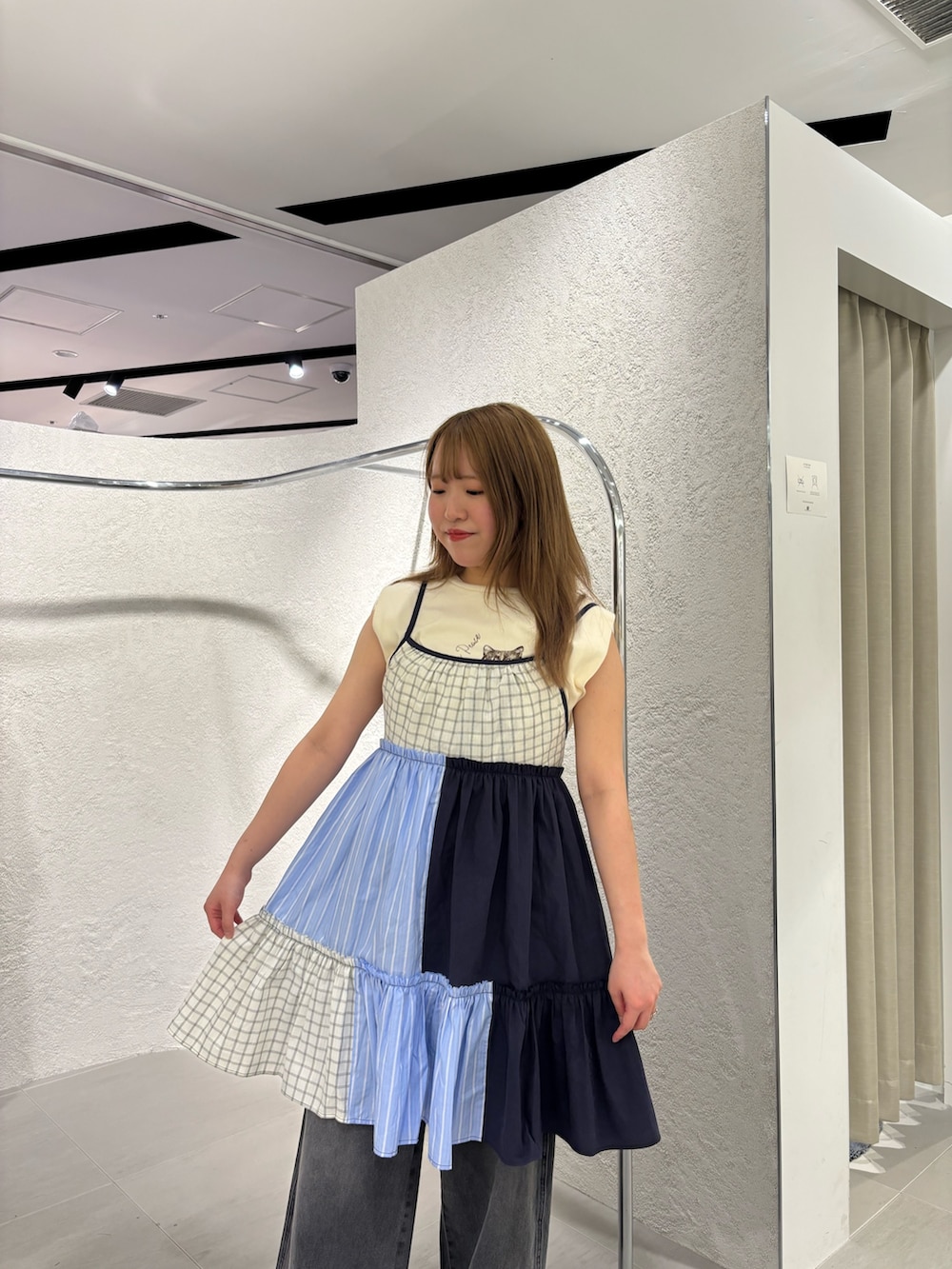 「KBF、kbf_ootd、低身長コーデ、骨格ストレート、20代、夏ワンピース、私のイチ推しブランド、newarrival」｜「KBFのパッチワークミニキャミワンピース（ワンピース、ブルー系）」を使った、miraiさん（レディース・152cm）の春コーディネートの4枚目の写真