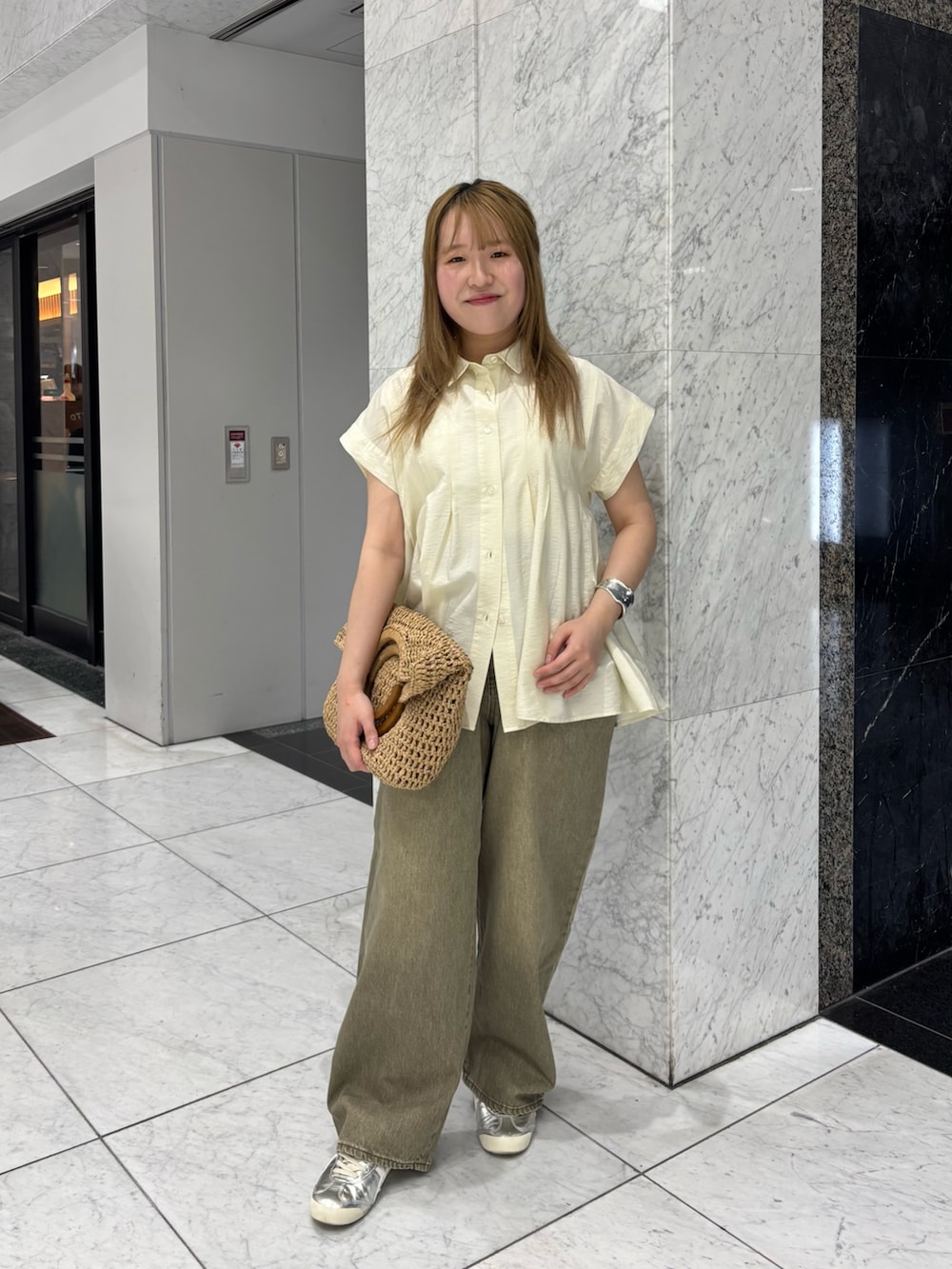 「KBF、kbf_ootd、低身長コーデ、骨格ストレート、20代、万能ブラウスコーデ、私のイチ推しブランド、newarrival」｜「KBFのスリーブレスタックフレアブラウス（シャツ/ブラウス、ホワイト系）」を使った、miraiさん（レディース・152cm）の夏コーディネートの2枚目の写真