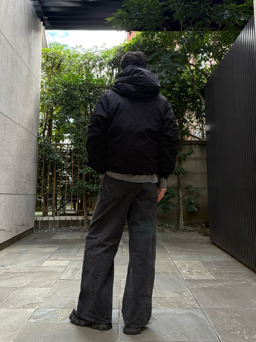 TAK/差別化コーデさんの「【JIEDA / ジエダ】CURVE OVER DENIM（Jieda）」を使ったコーディネートの2枚目の写真