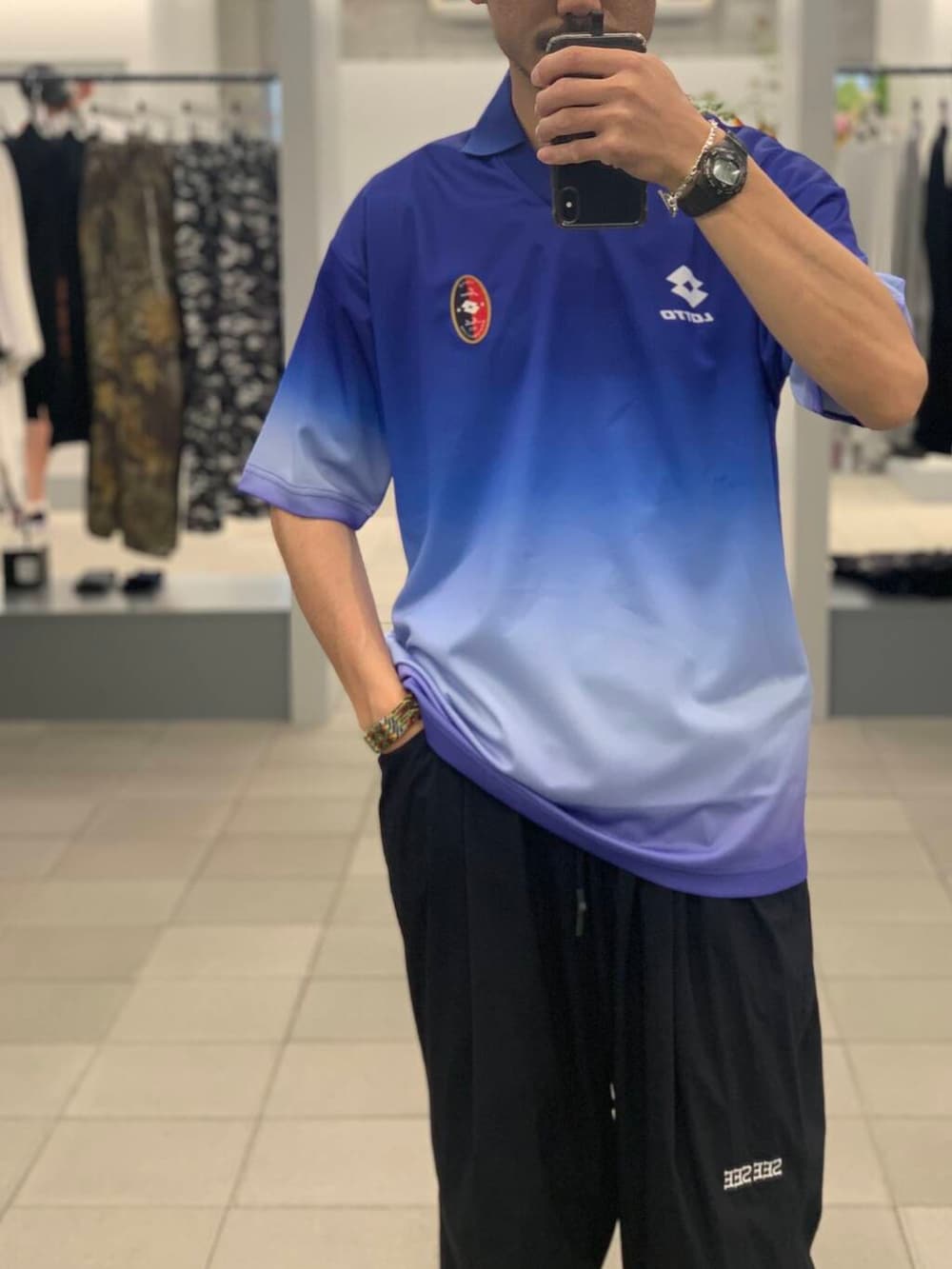 「大人カジュアル、ブルー、夏コーデ、リラックス、グラデーション、ゲームシャツ、大人リラックス、lotto」｜「LOTTOのLOTTO　GRADATION GAME SHIRTS（Tシャツ/カットソー、ブルー系）」を使った、KUROKAWA DAIKIさん（メンズ・168cm）の夏コーディネートの6枚目の写真