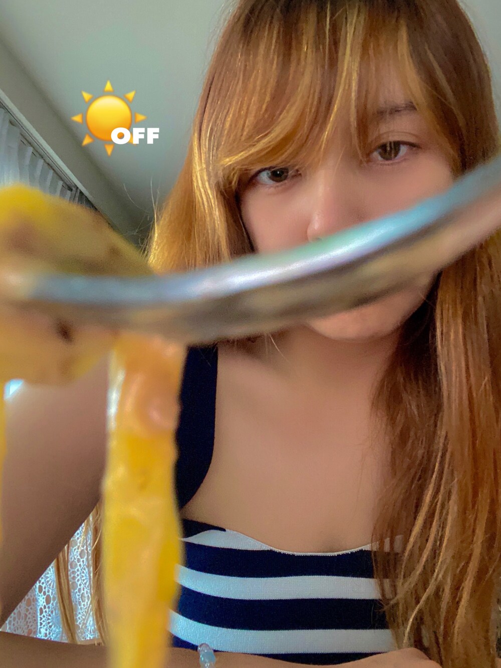 その他のワンピースを着用したレディースの冬コーディネートの2枚目の写真