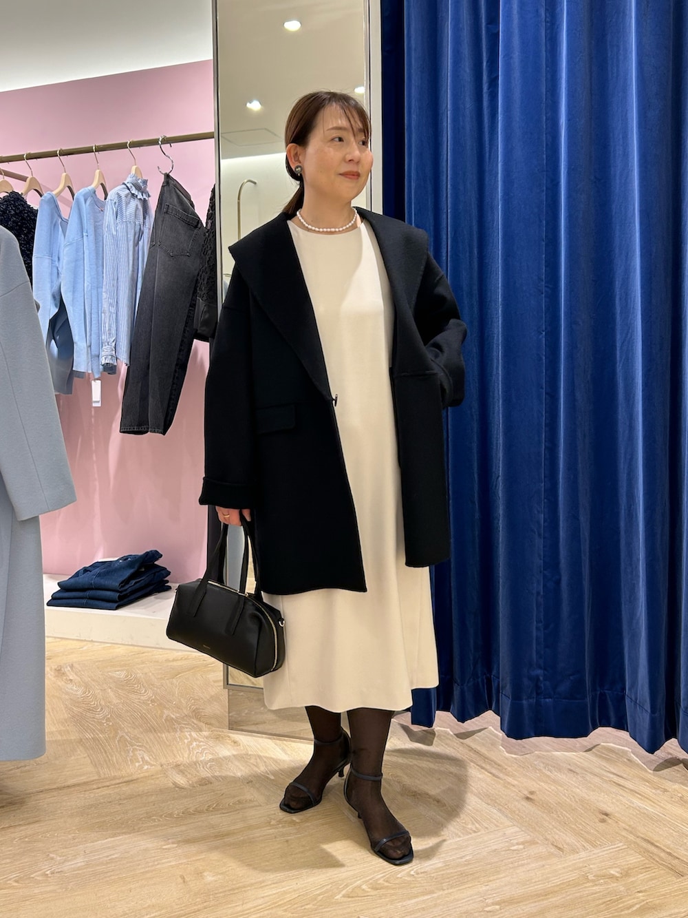 「ワンピース、ハレの日、ハレの日コーデ、オケージョン、オケージョンスタイル、オケージョンワンピース、入学式、入学式コーデ、入学式・卒業式、ママコーデ、セレモニー、セレモニーコーデ、セレモニースタイル」｜「NOLLEY’S Sophiのウォッシャブルバックフレアワンピース（ワンピース、ホワイト系）」を使った、sachirinさん（レディース・153cm）の冬コーディネートの7枚目の写真