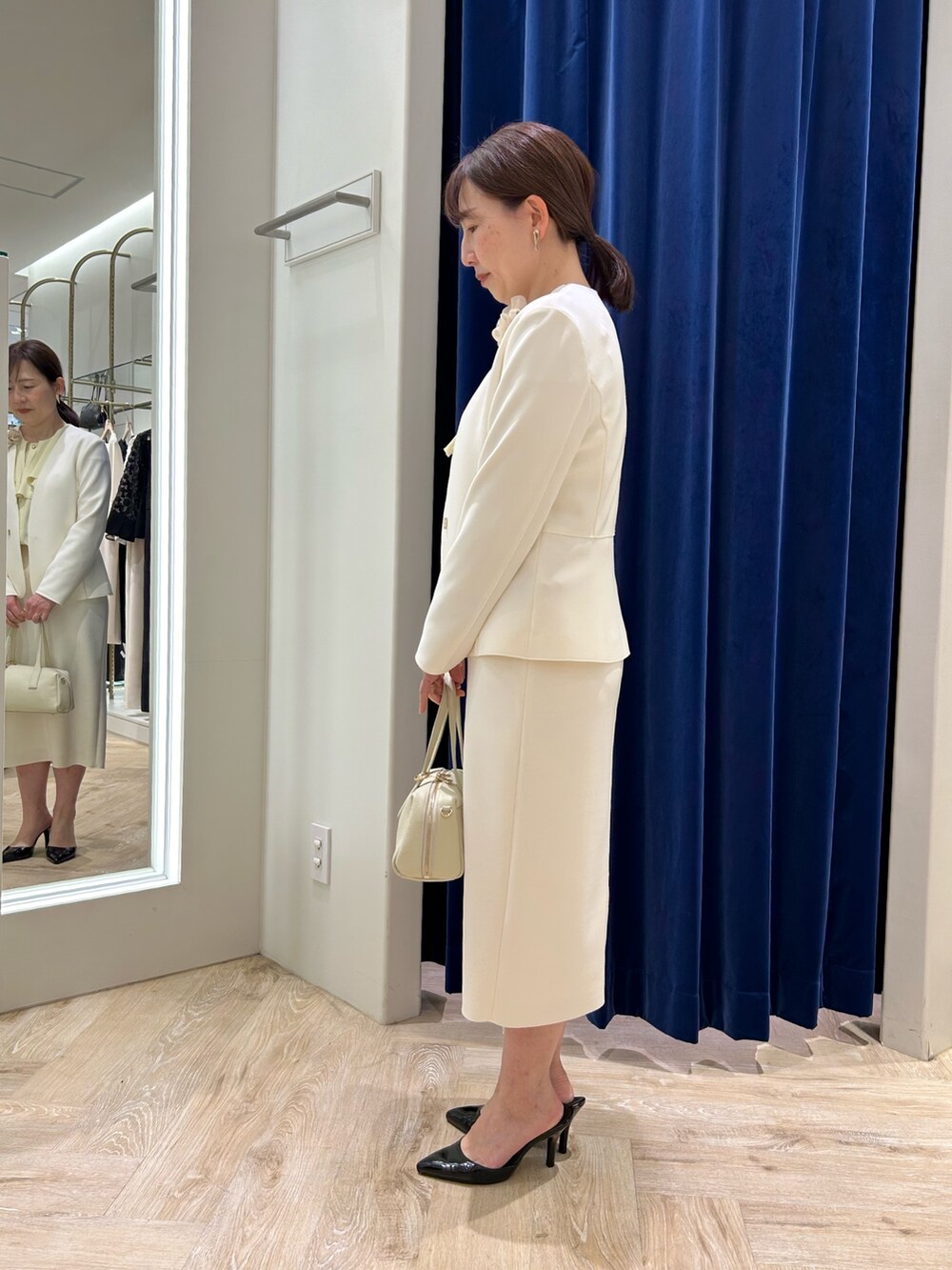 「春色、大人女子、お仕事コーデ、オフィススタイル、キレイめ、入学式、入学式コーデ、入学式・卒業式、入学式ママコーデ、入学式セットアップ、通勤、通勤コーデ、通勤スタイル、セットアップ、オフホワイト」｜「NOLLEY’S Sophiの《セットアップ対応》ウォッシャブルボンディングジョーゼットインゴムタイトスカート（スカート、ホワイト系）」を使った、sachirinさん（レディース・153cm）の春コーディネートの2枚目の写真