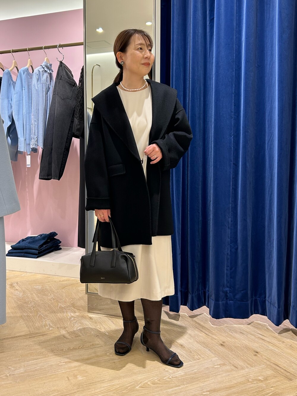 「ワンピース、ハレの日、ハレの日コーデ、オケージョン、オケージョンスタイル、オケージョンワンピース、入学式、入学式コーデ、入学式・卒業式、ママコーデ、セレモニー、セレモニーコーデ、セレモニースタイル」｜「NOLLEY’S Sophiのウォッシャブルバックフレアワンピース（ワンピース、ホワイト系）」を使った、sachirinさん（レディース・153cm）の冬コーディネートの5枚目の写真