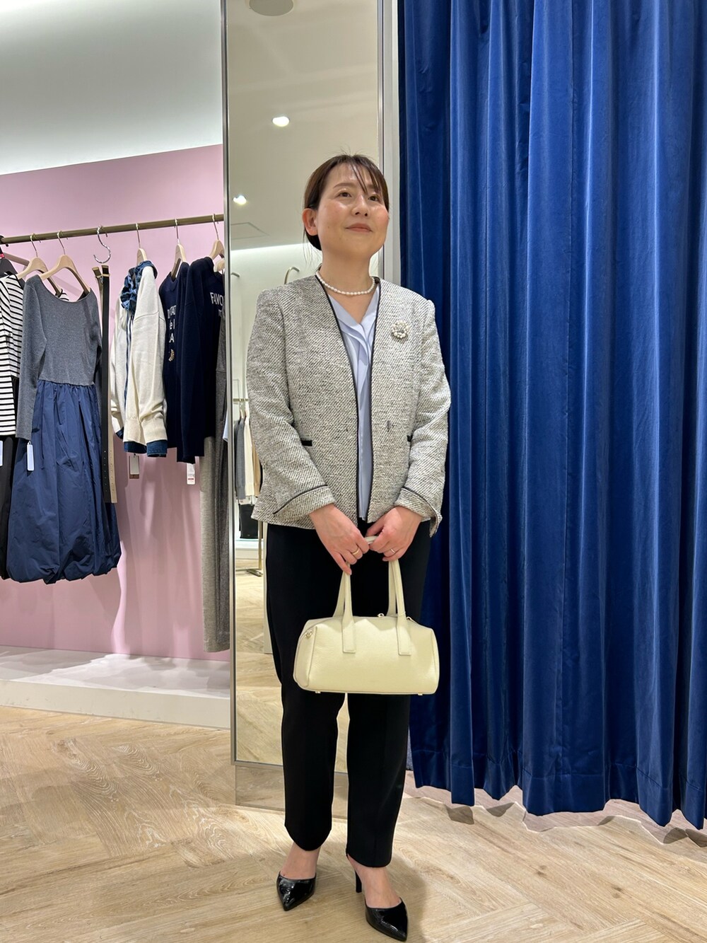 「セレモニー、セレモニーコーデ、セレモニースタイル、ハレの日、オケージョン、オケージョンスタイル、卒業式、卒業式コーデ、卒業式ママコーデ、入学式、入学式コーデ、入学式・卒業式、入学式ママコーデ、パンツスタイル、パンツスタイル 春」｜「NOLLEY’S Sophiの《セットアップ対応》MIXツイードノーカラージャケット（ノーカラージャケット、グレー系）」を使った、sachirinさん（レディース・153cm）の春コーディネートの2枚目の写真