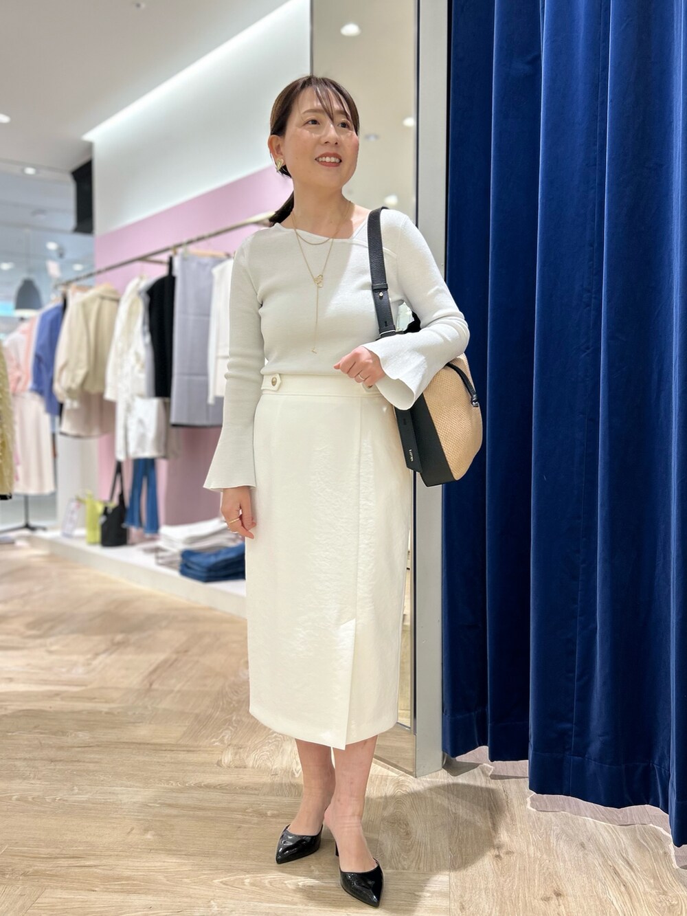 「リモンタ、マンパ、マンパコーデ、ベージュ、ベージュコーデ、ワントーンコーデ、通勤、通勤コーデ、高機能素材、春のアウター、春のアウターコーデ」｜「NOLLEY’S SophiのウォッシャブルLIMONTAマンパ（マウンテンパーカー、ベージュ系）」を使った、sachirinさん（レディース・153cm）の春コーディネートの5枚目の写真