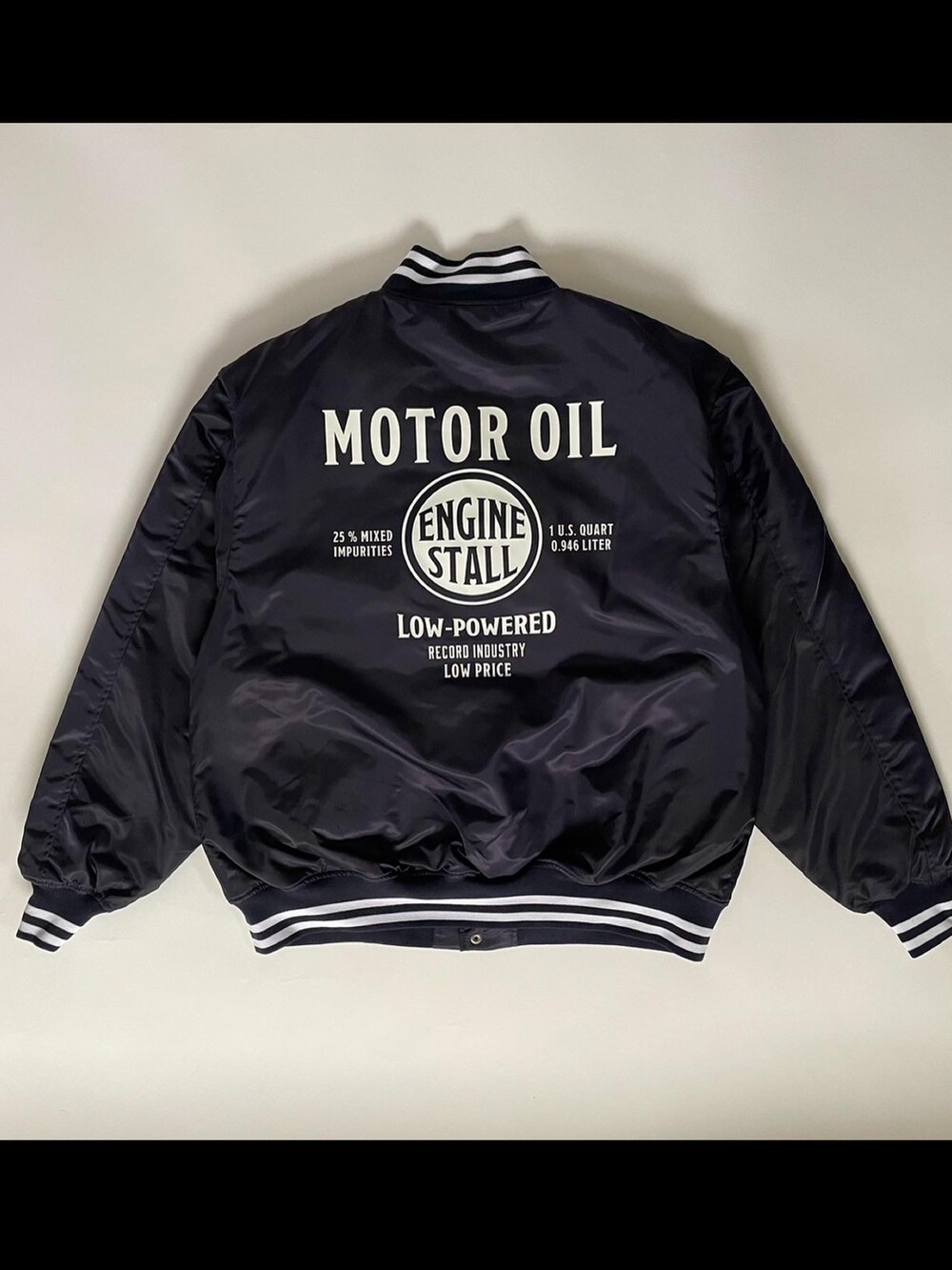 「ENGINESTALL、エンスト、エンジンストール、ニット帽、スタジャン、フーディー、パーカー、バイカースタイル、ハーレーダビッドソン、スケータースタイル、ストリート、ストリートコーデ、アメカジ、ルード、休日スタイル」｜「WINTER SALE開催中⚡︎⚡︎のアイテム（トップス、ホワイト系）」を使った、enginestallさん（メンズ・177cm）の冬コーディネートの2枚目の写真