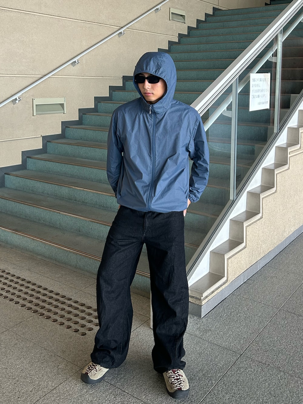 「秋っぽコーデ更新中、ユニクロ、GU、初秋コーデ、休日コーデ、カジュアルコーデ、メンズファッション、お洒落さんとつながりたい、低身長コーデ、スニーカー、秋コーデ、ootd、outfit、fashion、サングラス」｜「UNIQLOのアイテム（ジャケット/アウター、ブルー系）」を使った、Shimoさん（メンズ・169cm）の秋コーディネートの2枚目の写真