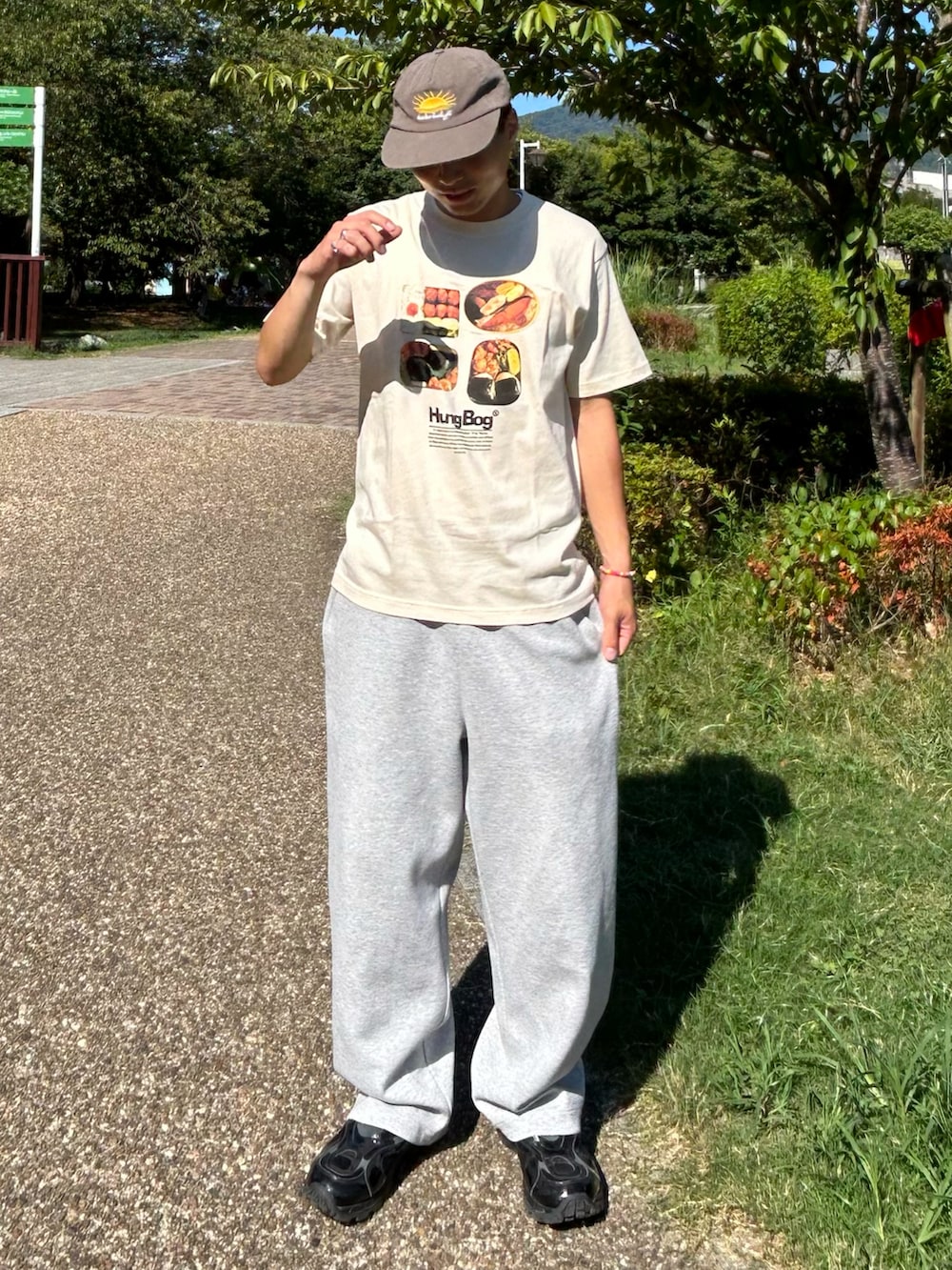 「秋服準備はじめました、メンズコーデ、今日のコーデ、カジュアルスタイル、夏ファッション、着こなしのちょこっとテク、古着MIX、おしゃれさんと繋がりたい、ストリートMIX、アウトドアスタイル、キャップ、Tシャツ、ootd、いいね、save、フォローお願いします🤑、outfit」｜「MEMECLEの【 MEMECLE / メメクル 】ヴィンテージ サンライト　ボールキャップ（キャップ、グレー系）」を使った、Shimoさん（メンズ・169cm）の秋コーディネートの2枚目の写真