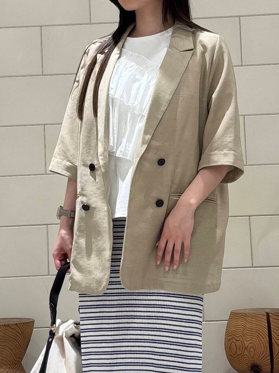 「newarrival、休日スタイル、旅行コーデ、紫外線対策、ここでしか手に入らない別注アイテム、私のイチ推しブランド、テーマパークコーデ、外遊びコーデ、暮らしを楽しむ、サマシェア、初夏アウター」｜「URBAN RESEARCHのシアーメッシュハーフスリーブジャケット（その他アウター、ベージュ系）」を使った、COCOAさん（レディース・155cm）の春コーディネートの4枚目の写真