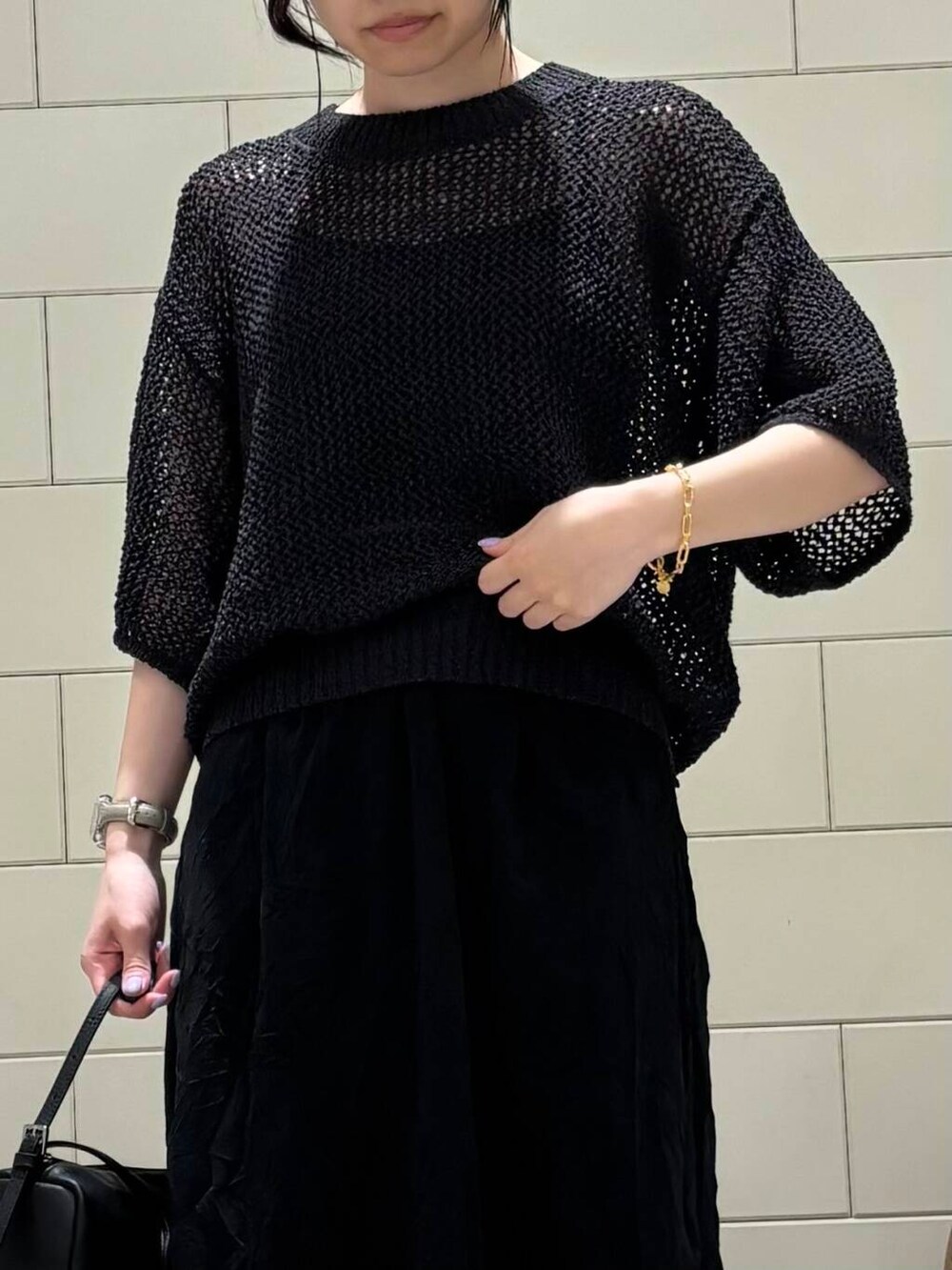 「ここでしか手に入らない別注アイテム、サマシェア、最旬サンダルスタイル」|「URBAN RESEARCHのPHILIPPE AUDIBERT Navi bracelet(ブレスレット、ゴールド系)」を使った、COCOAさん(レディース・155cm)の夏コーディネートの3枚目の写真