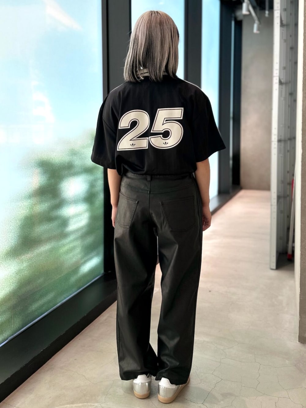 スターアニスコーデ 今日は、 adidasのSUPERSTAR IIを使った夏コーデ4選👍 時を経ても