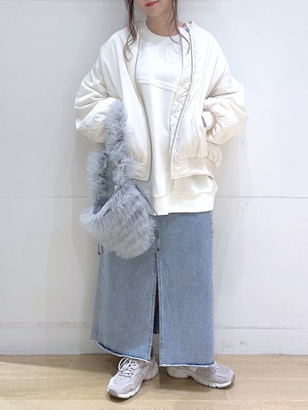 ヨシピーさんの「【new balance（ニューバランス)】ML725(WOMEN)（NEW BALANCE）」を使ったコーディネートの3枚目の写真