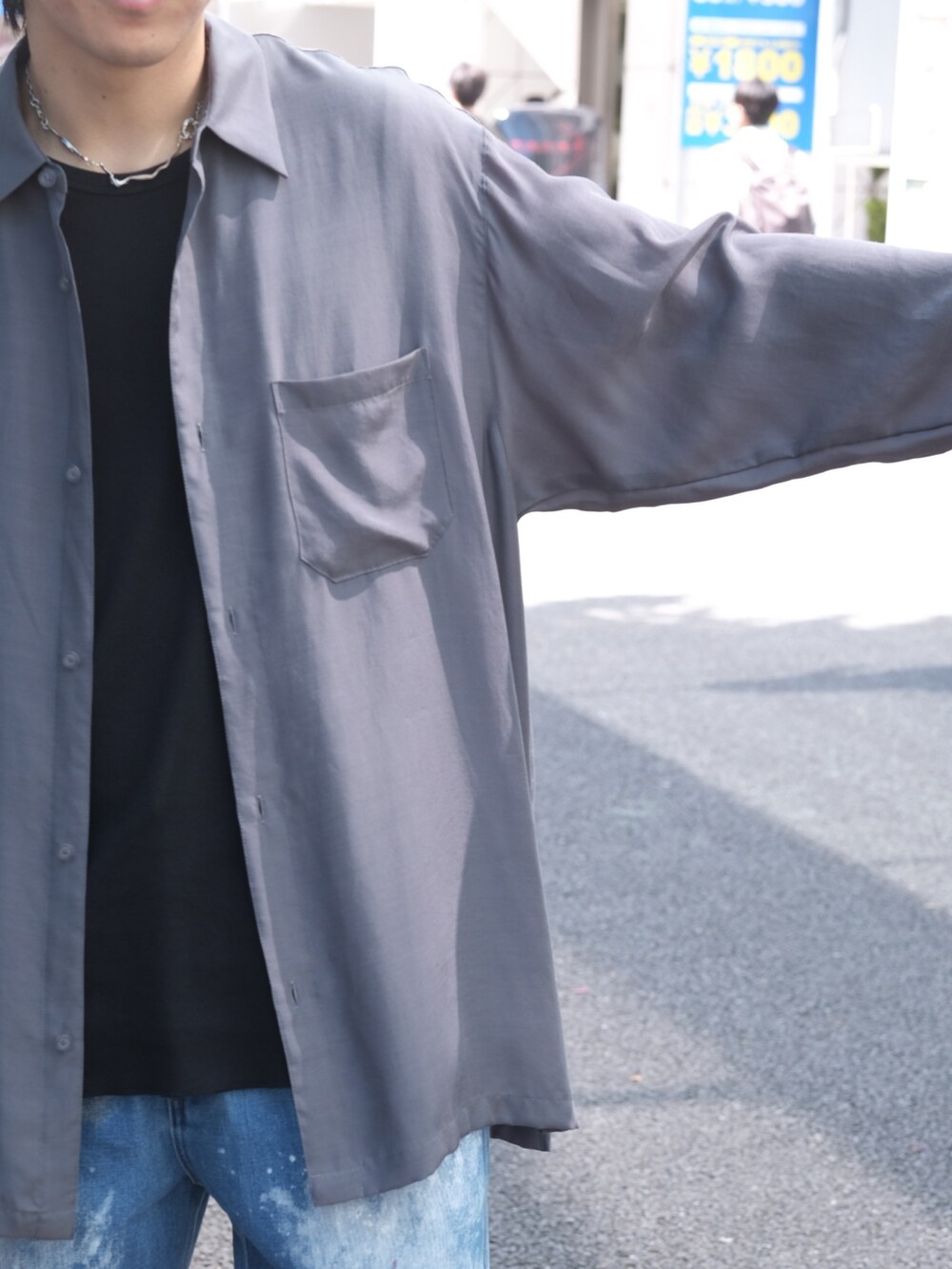 「PUBLIC TOKYOのS140オーバールーズシャツ（シャツ/ブラウス、グレー系）」を使った、Kosuke Sugitaさん（メンズ・177cm）の春コーディネートの5枚目の写真