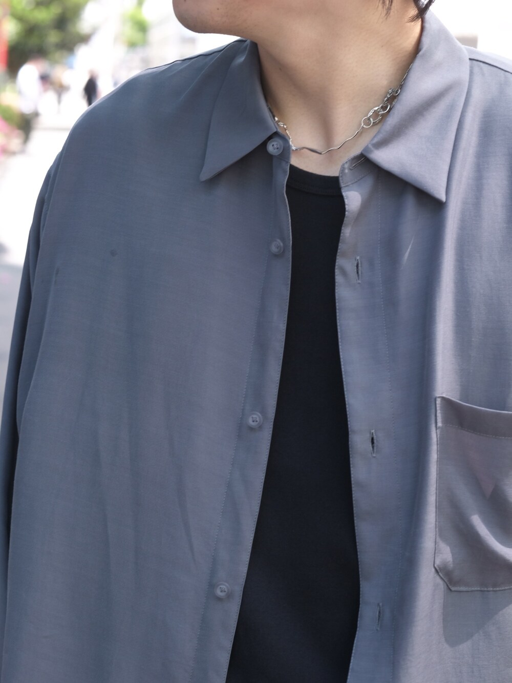 「PUBLIC TOKYOのS140オーバールーズシャツ（シャツ/ブラウス、グレー系）」を使った、Kosuke Sugitaさん（メンズ・177cm）の春コーディネートの4枚目の写真