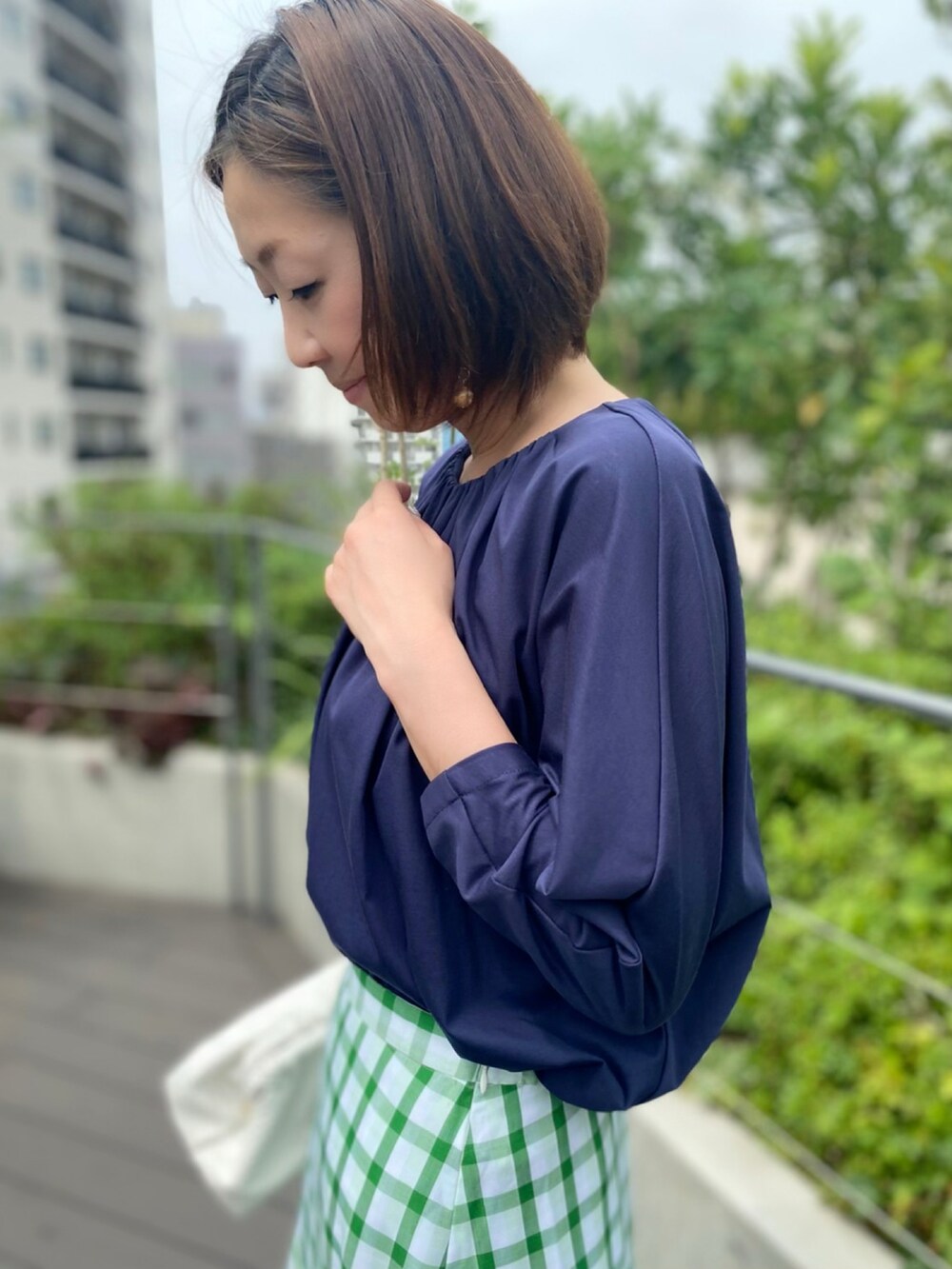 その他のTシャツ/カットソー、グリーン系のスカート、グリーン系のスカートを着用したレディースの夏コーディネートの4枚目の写真