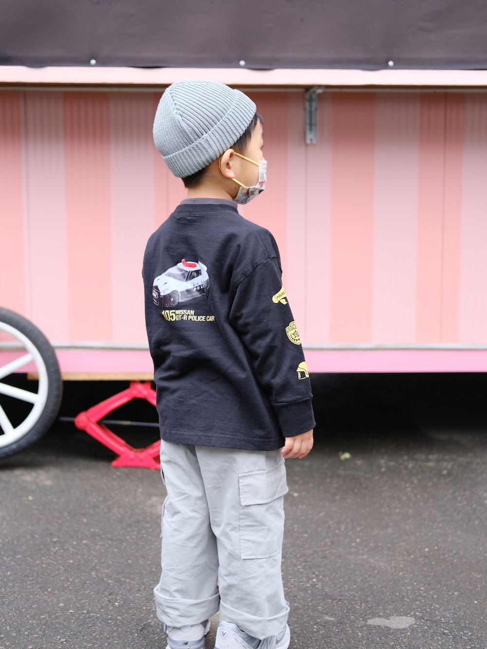「UNITED ARROWSのアイテム（Tシャツ/カットソー、ブラック系）」を使った、housebabypresleyさん（キッズ・100cm）の冬コーディネートの3枚目の写真