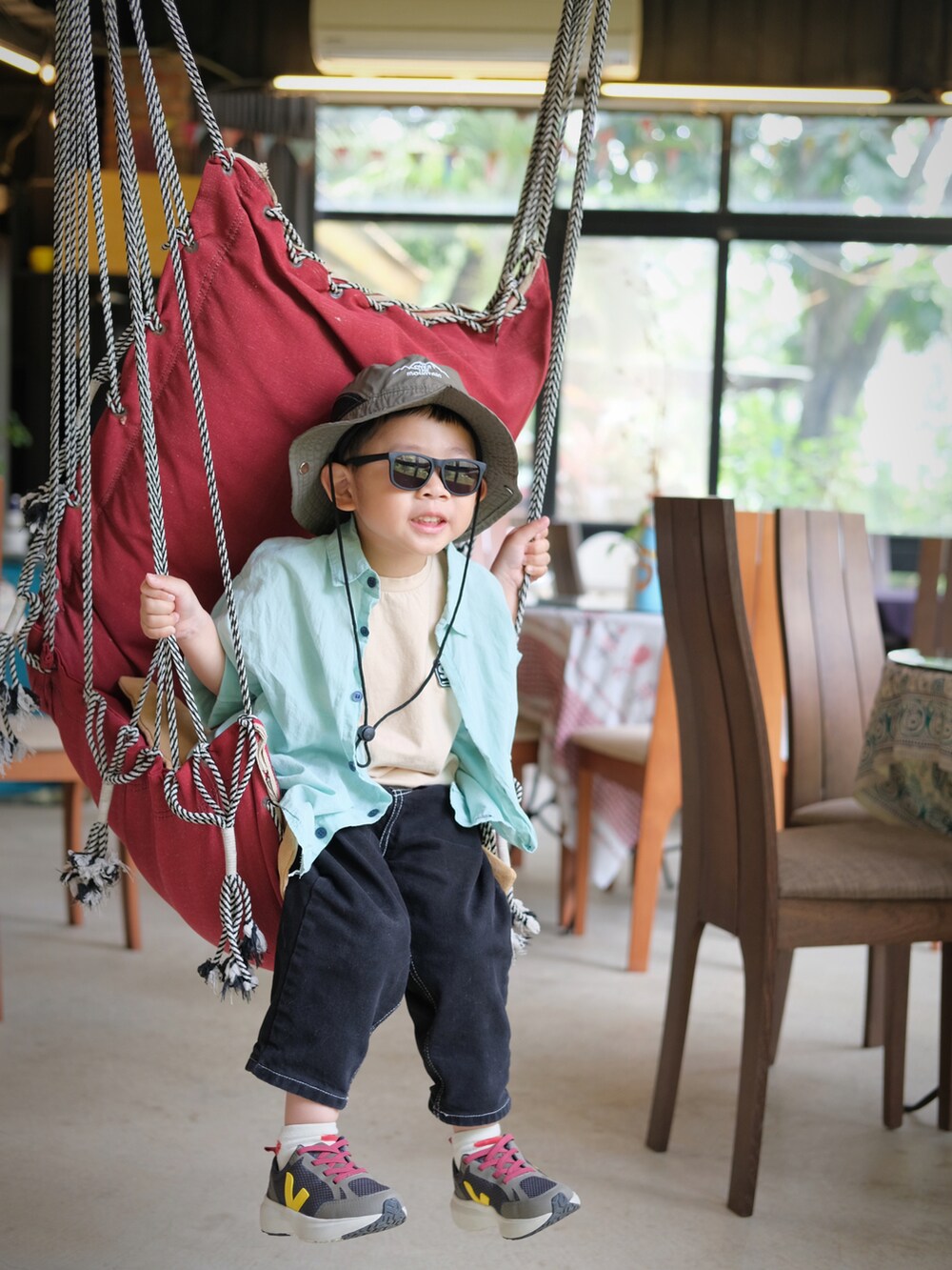 「BREEZEのアイテム（Tシャツ/カットソー、ベージュ系）」を使った、housebabypresleyさん（キッズ・100cm）の春コーディネートの3枚目の写真
