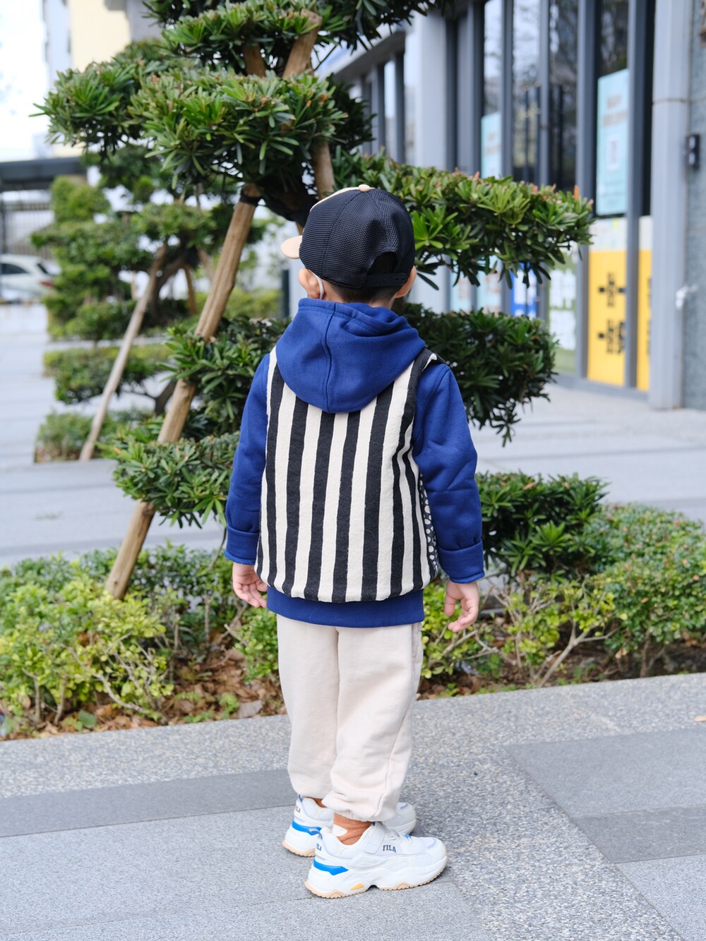 「THE NORTH FACEのアイテム（キャップ、ベージュ系）」を使った、housebabypresleyさん（キッズ・100cm）の冬コーディネートの2枚目の写真