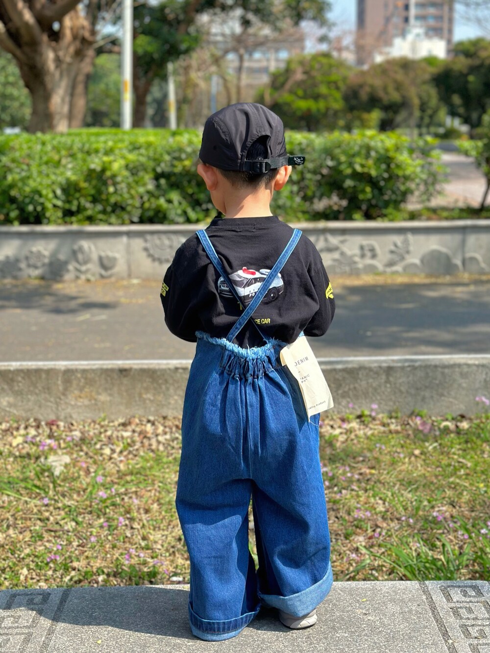 「Gramicciのアイテム（キャップ、グリーン系）」を使った、housebabypresleyさん（キッズ・100cm）の春コーディネートの2枚目の写真