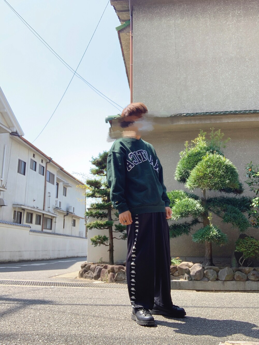 「休日コーデ、春、おしゃれさんと繋がりたい、カジュアルコーデ、ごきげんウィーク」｜「NAUTICAのNAUTICA/ノーティカ Arch Logo Crewneck Sweatshirt/アーチロゴクルーネックスウェットシャツ（スウェット、グリーン系）」を使った、U Tさん（メンズ・170cm）の春コーディネートの2枚目の写真