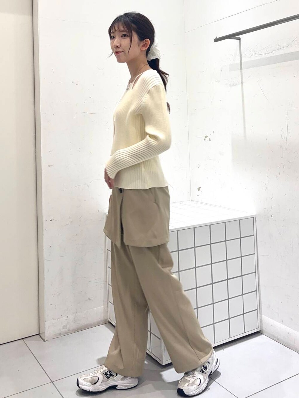 sakiさんの「レイヤードパンツ（SENSE OF PLACE by URBAN RESEARCH）」を使ったコーディネートの3枚目の写真