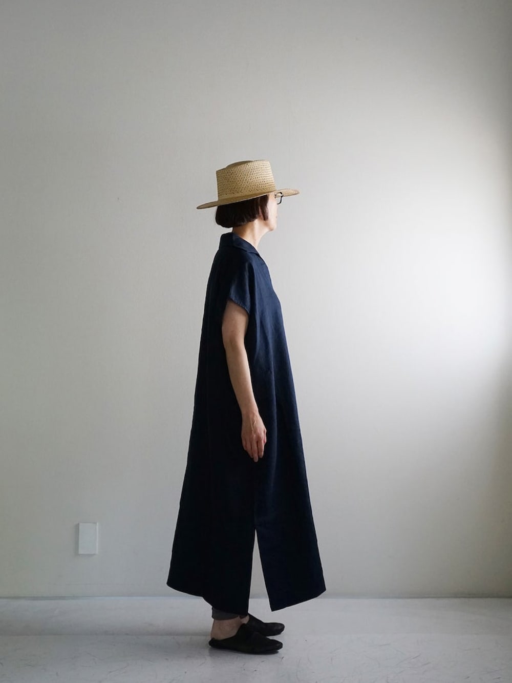 「無印良品、シンプルコーデ、ワンピース、大人カジュアル、夏コーデ」｜「石田製帽のアイテム（ハット、ベージュ系）」を使った、kawanoさん（レディース・156cm）の春コーディネートの2枚目の写真