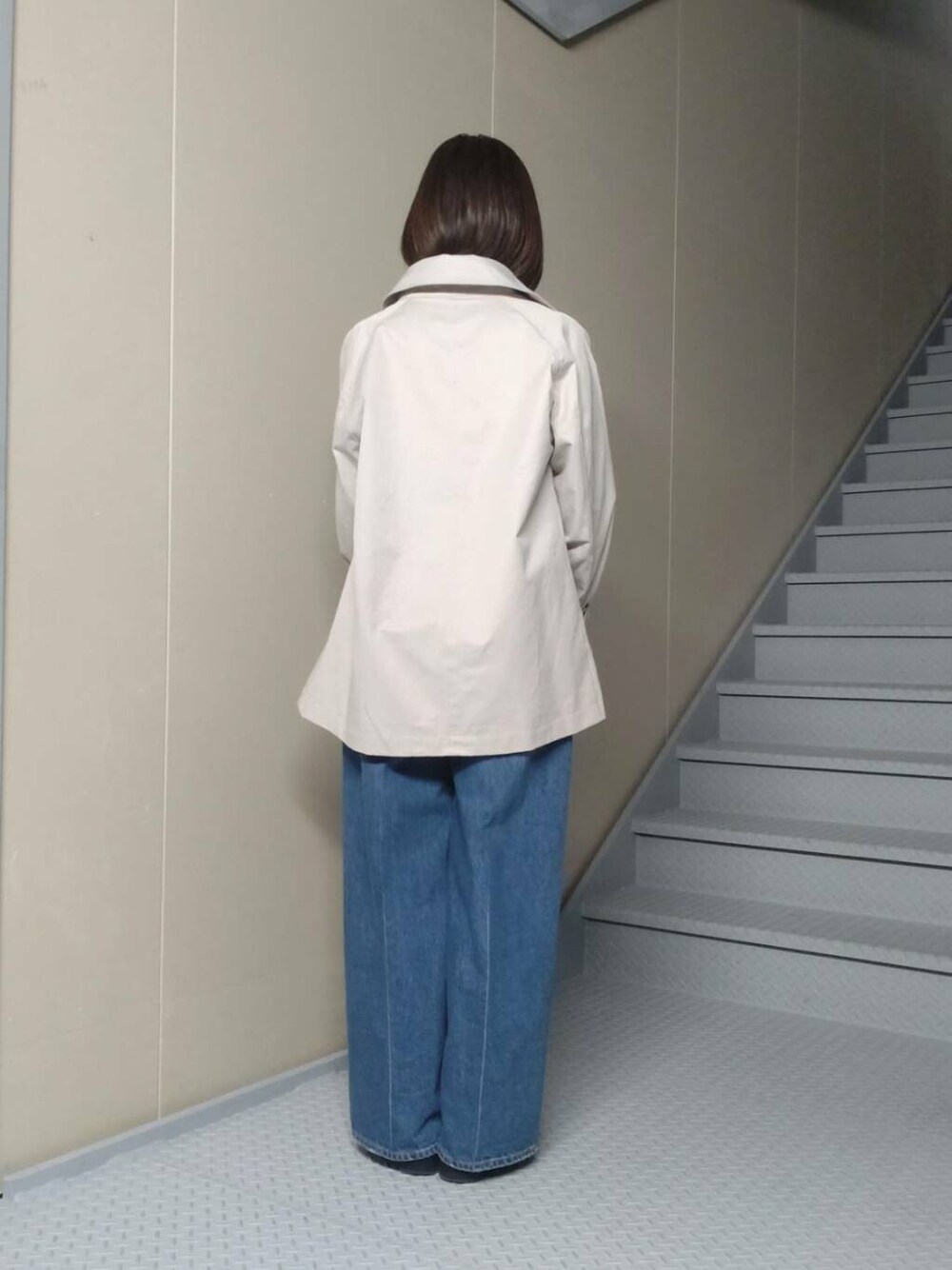 「デニム、ママコーデ、SonnyLabel、春アウター、newarrival、低身長おススメアウター、私の推しデニムスタイル」｜「URBAN RESEARCH Sonny LabelのスラブベーシックロングスリーブTシャツ（Tシャツ/カットソー、イエロー系）」を使った、mayuさん（レディース・153cm）の冬コーディネートの2枚目の写真