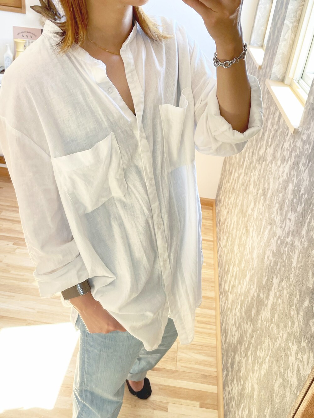 「デニム、ビッグシルエット、カジュアル、オーバーサイズ、大人カジュアル、プチプラ、休日コーデ、シンプルコーデ、プチプラコーデ、低身長、ゆるコーデ、秋コーデ」｜「GUのアイテム（シャツ/ブラウス、ホワイト系）」を使った、wakapiさん（レディース・153cm）の秋コーディネートの2枚目の写真