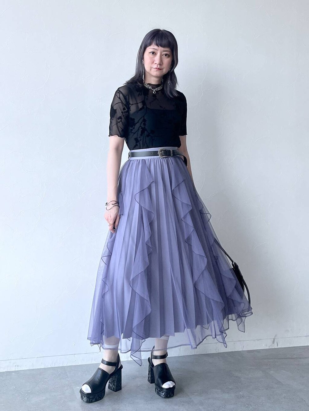 「HARE、着痩せ・細見え、Over40スタッフ、若見え、モード、カジュアル、女子会、高身長、着痩せ、きれいめ、スカート」｜「HAREのシアーレイヤープリーツスカート(HARE)（スカート、パープル系）」を使った、inhhhan®さん（レディース・165cm）の春コーディネートの9枚目の写真