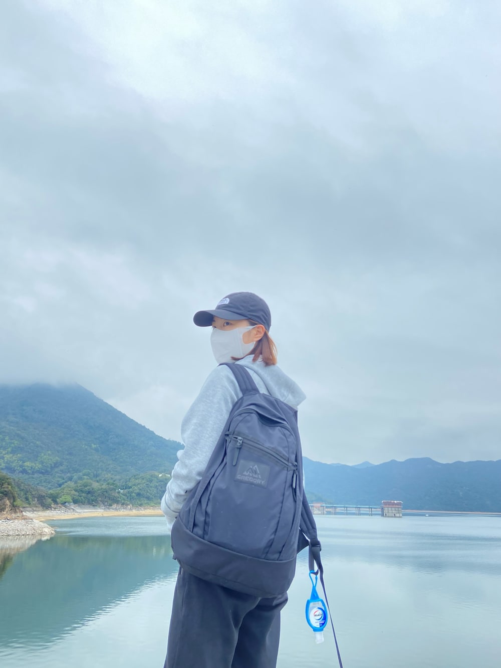 「winter、sporty、outdoor、monotone、Yamagirl、Hong Kong、black and white、black、plainclothing、girl、Gregory、thenorthface、NIKE、ladybird」｜「GREGORYのアイテム（バックパック/リュック、ブラック系）」を使った、cinwhlさん（レディース・158cm）の春コーディネートの2枚目の写真